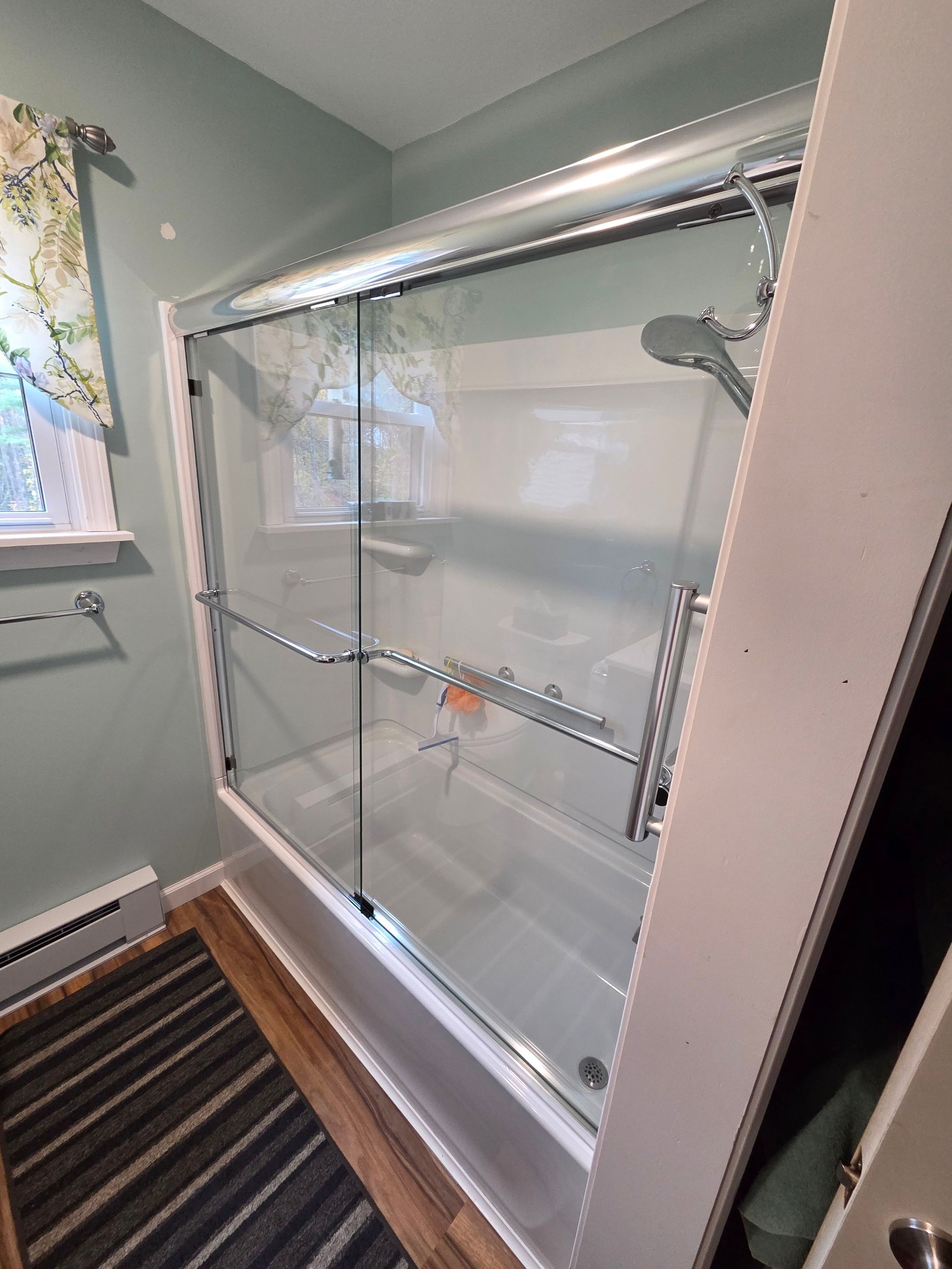 Shower using Alumax Shower by Cheshire Glass Company