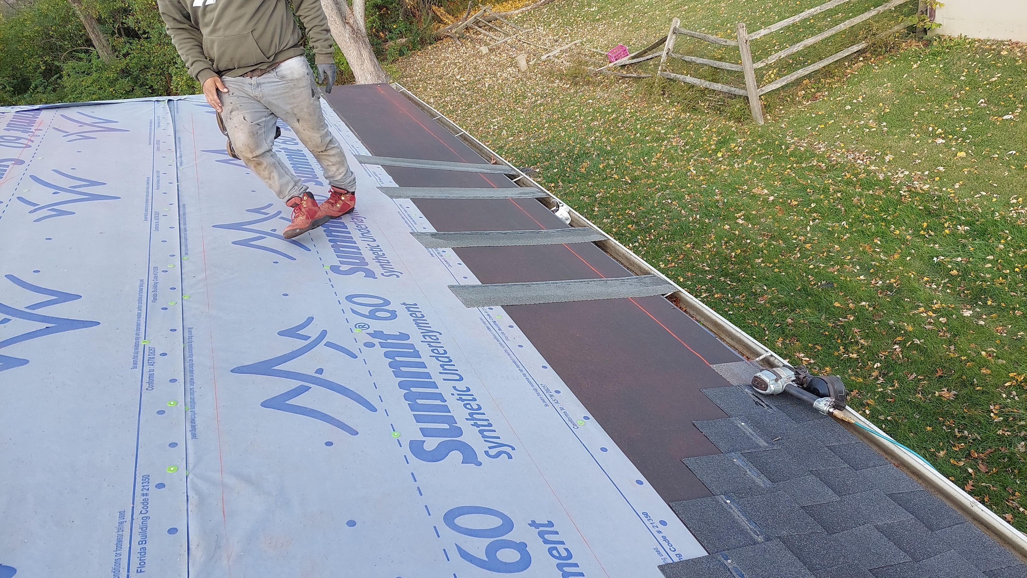 Liberty Township - Pristine Black by Tamlin Roofing