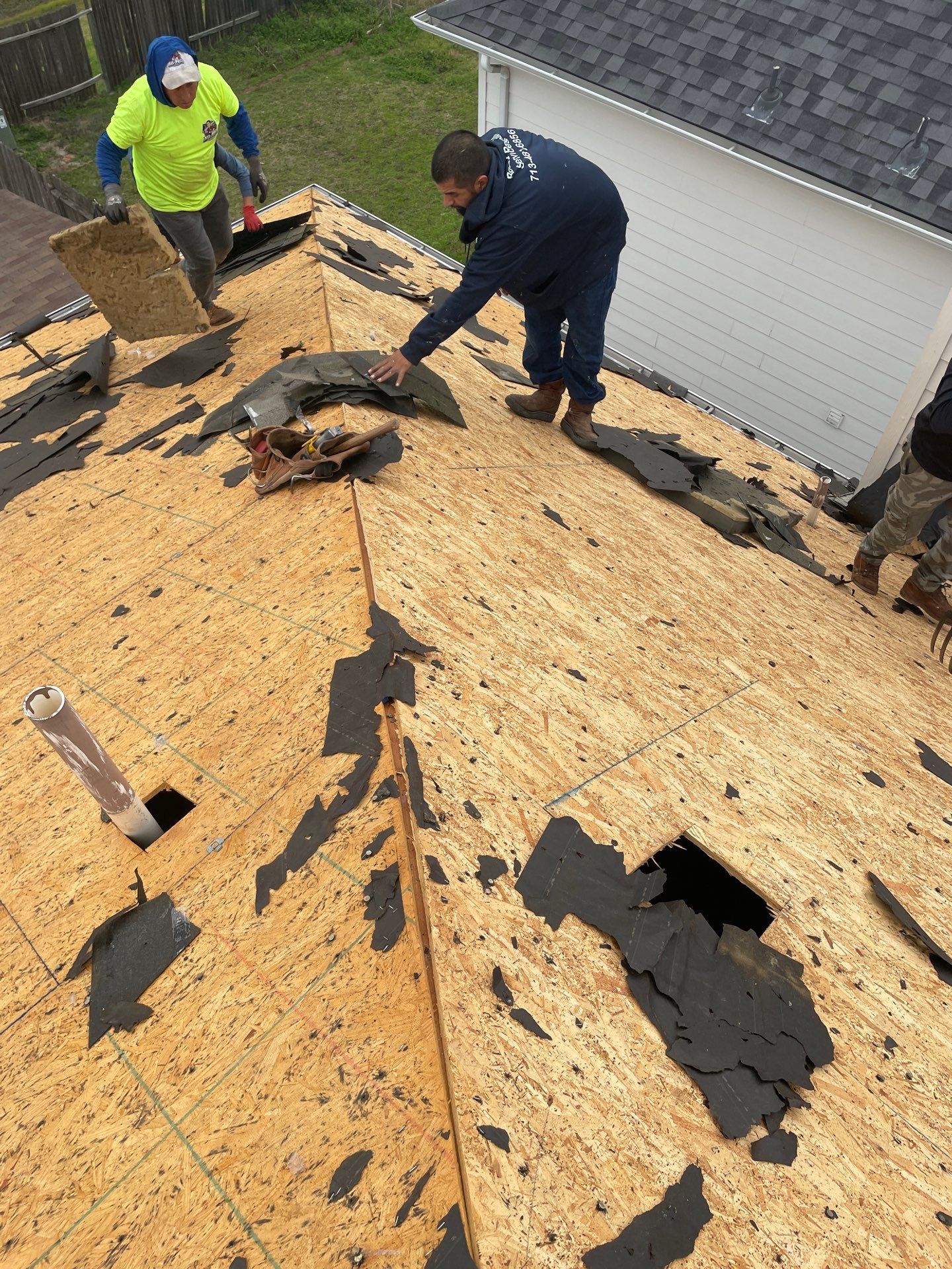 Residential Roofing Installation using Owen's Corning Duration (Lifetime) Shingles by Roof Repair Company