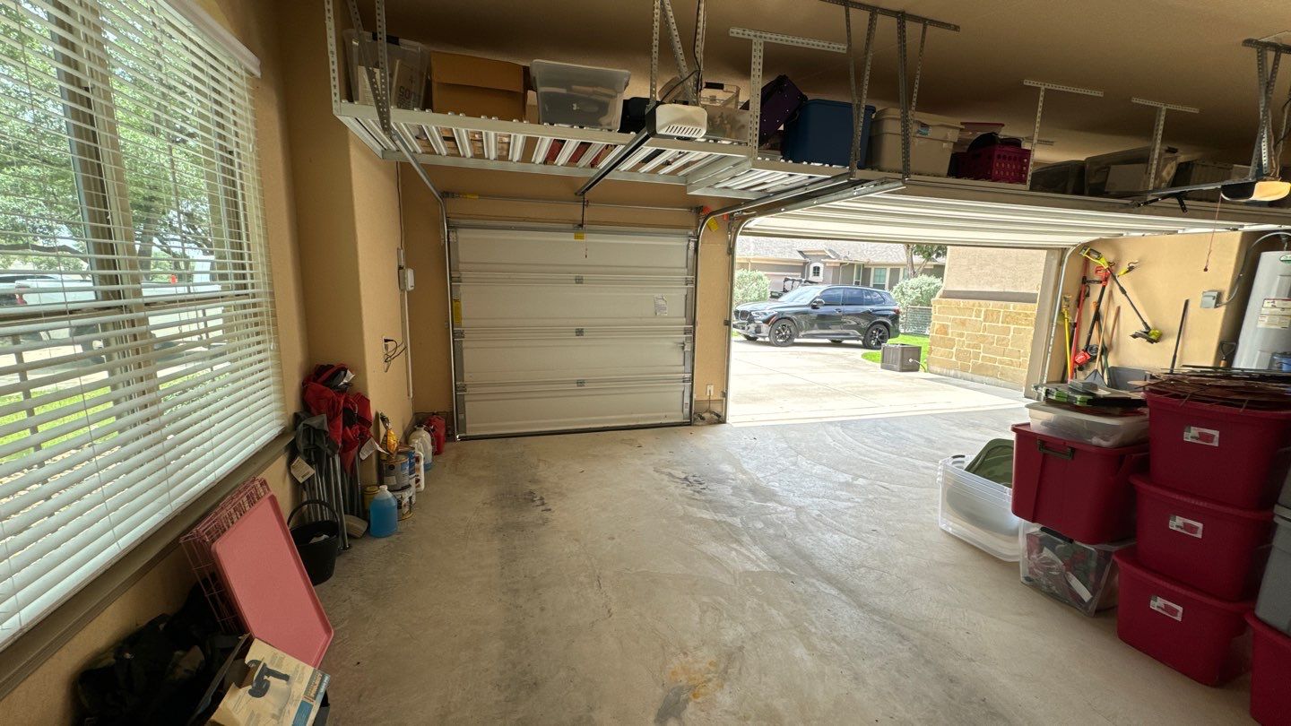 Copper Ridge, New Braunfels by TORO Garage Co