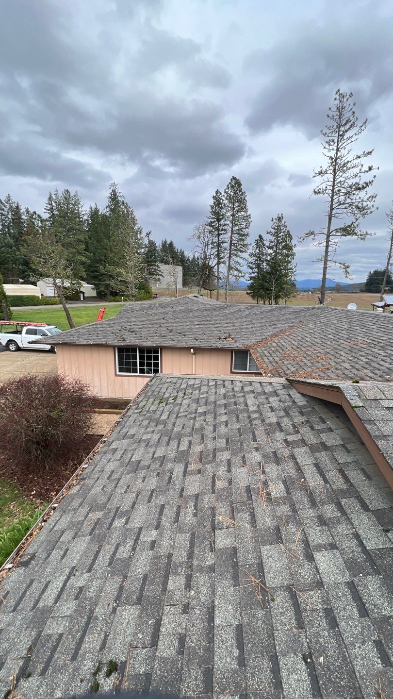 Residential Re-Roof in Lebanon Oregon by Orezona Building & Roofing Company, Inc.