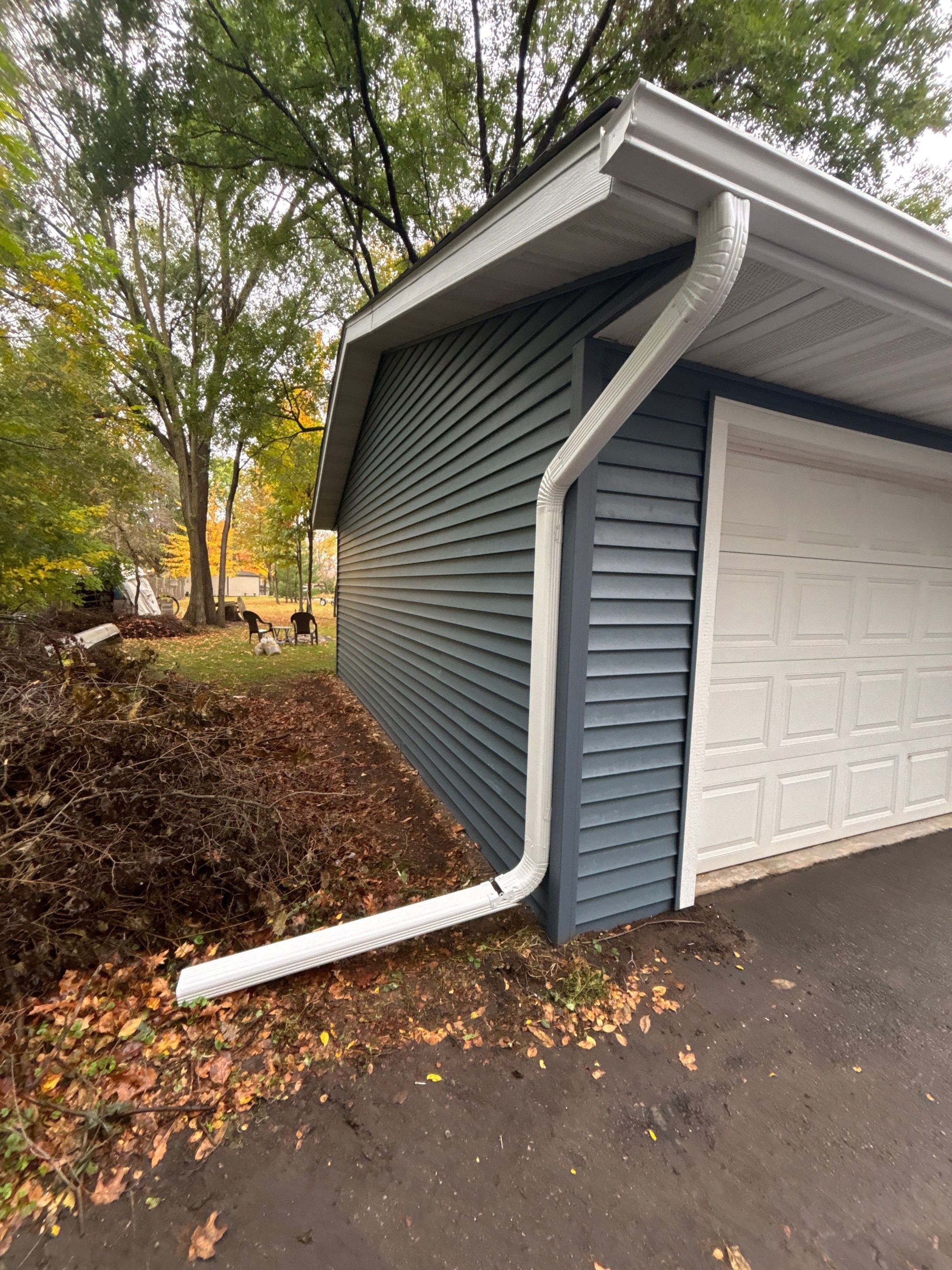 5-Inch White Seamless Gutter Installation – Big Lake, MN by Next Level Seamless Gutters / Exteriors Inc.