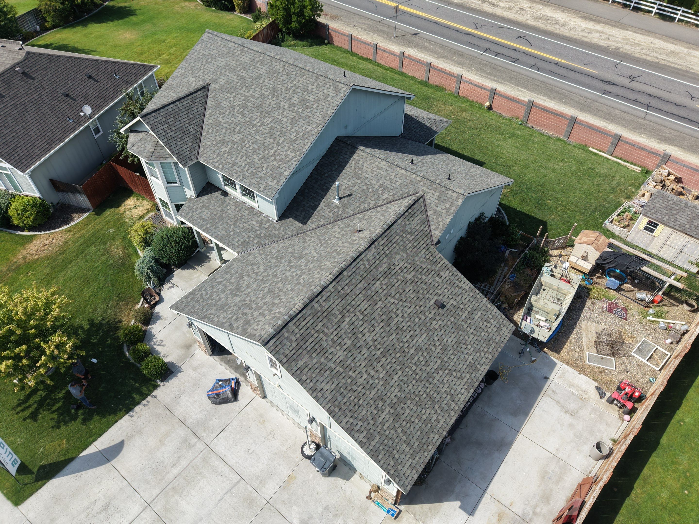 West Richland Residential Roof Replacement With Weathered Wood Shingles Hazelwood Dr West Richland, WA 99353 The Denali System - Certainteed Landmark® Shingle - Weathered Wood by Alpine Roofing