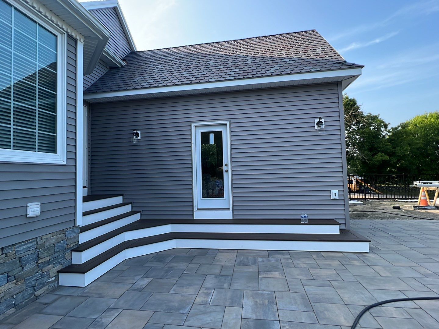 Jamestown - Designer Composite Shingle by Rinaldi Brothers