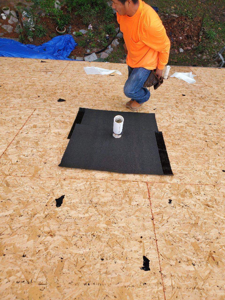 Residential Roofing Installation using Owens Corning Oakridge- Williamsburg Gray by Indigo State Roofing