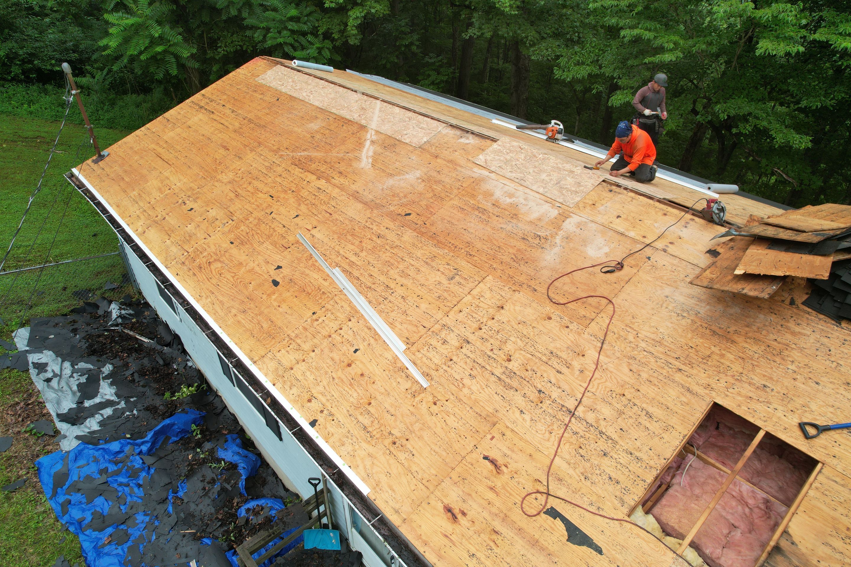 Residential Roofing Installation using GAF Timberline HDZ Charcoal by Rainstoppers Roofing