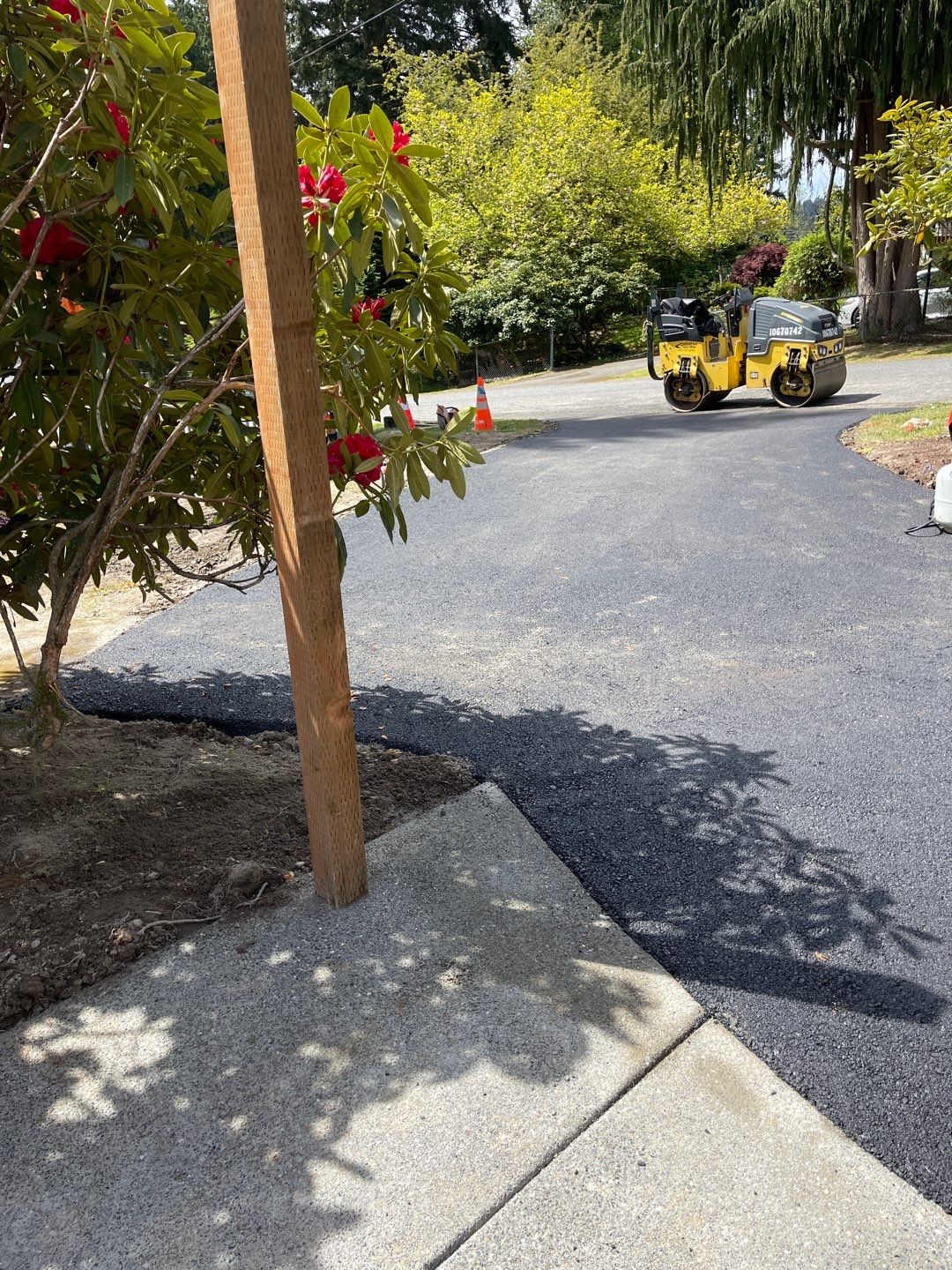 Modern Entry Fence by Jireh Asphalt & Concrete Inc 