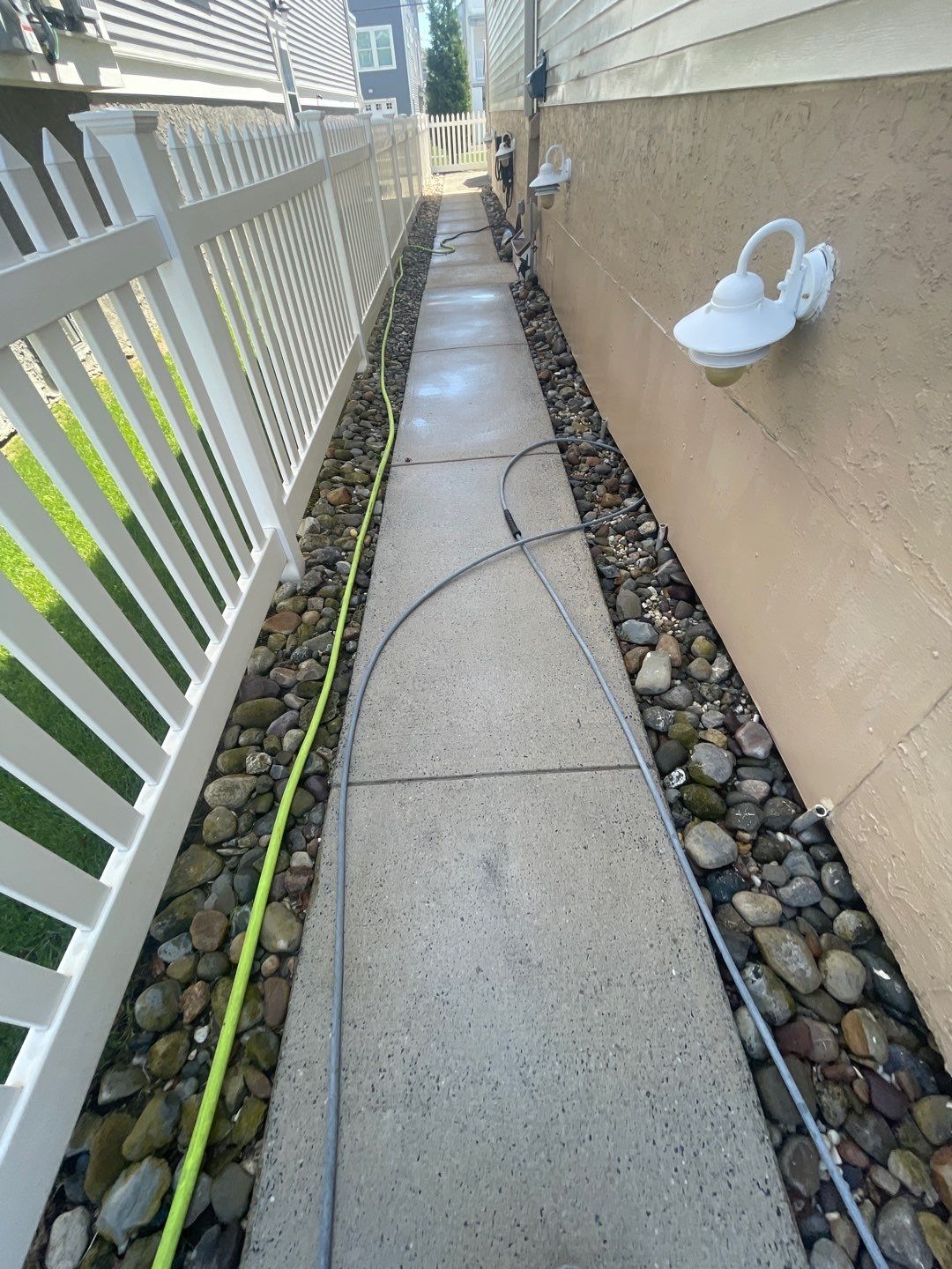 House Wash, Fence Cleaning & concrete Cleaning by SJ Exterior
