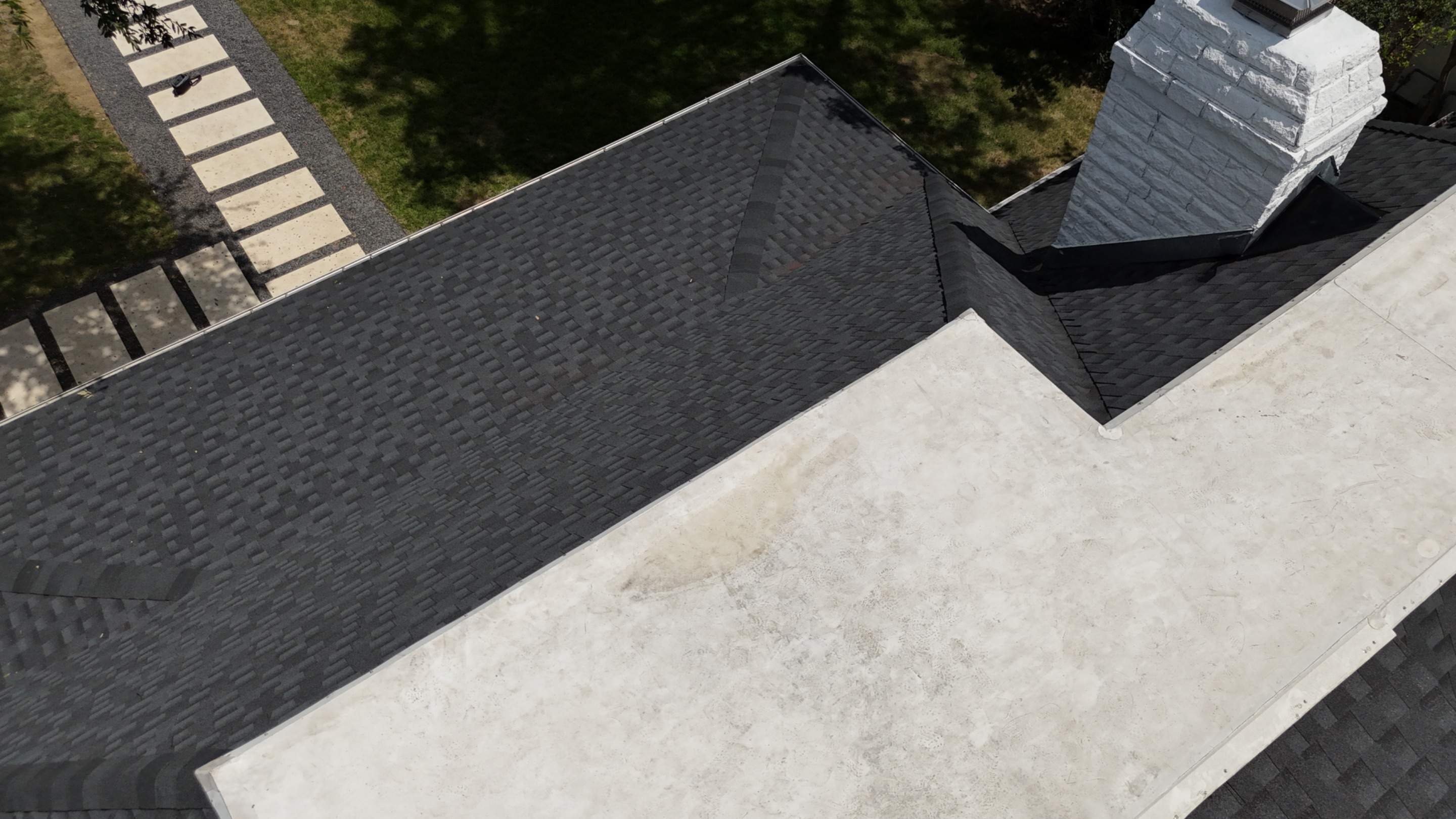 Charcoal - GAF Timberline HDZ by RoofsOnly.com