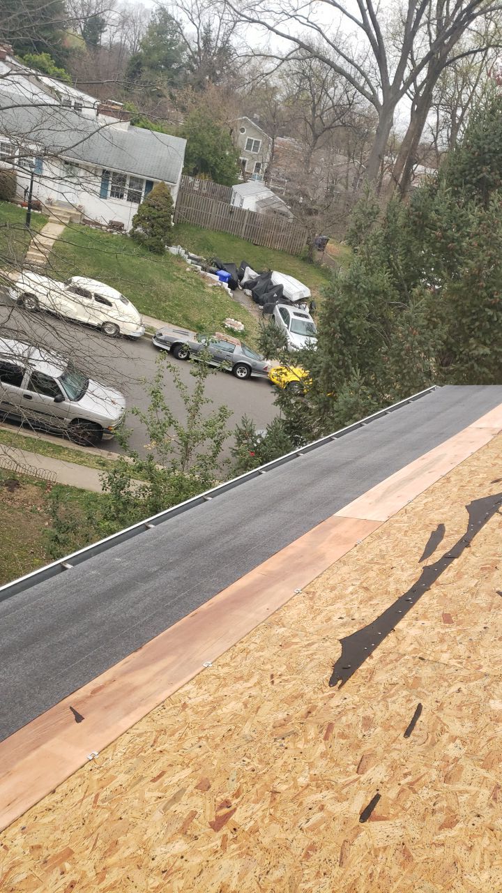 Arlington: CertainTeed Landmark Pro Designer Shingles in Max Def Georgetown Gray by RM Banning, Inc.