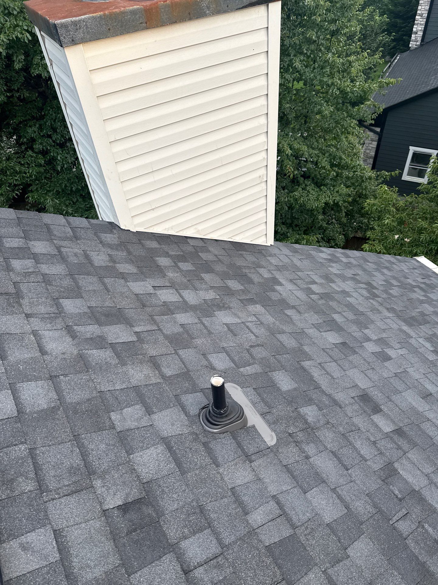 Lorton: Residential Roof with CertainTeed Landmark Pro in Max Def Moire Black by RM Banning, Inc.