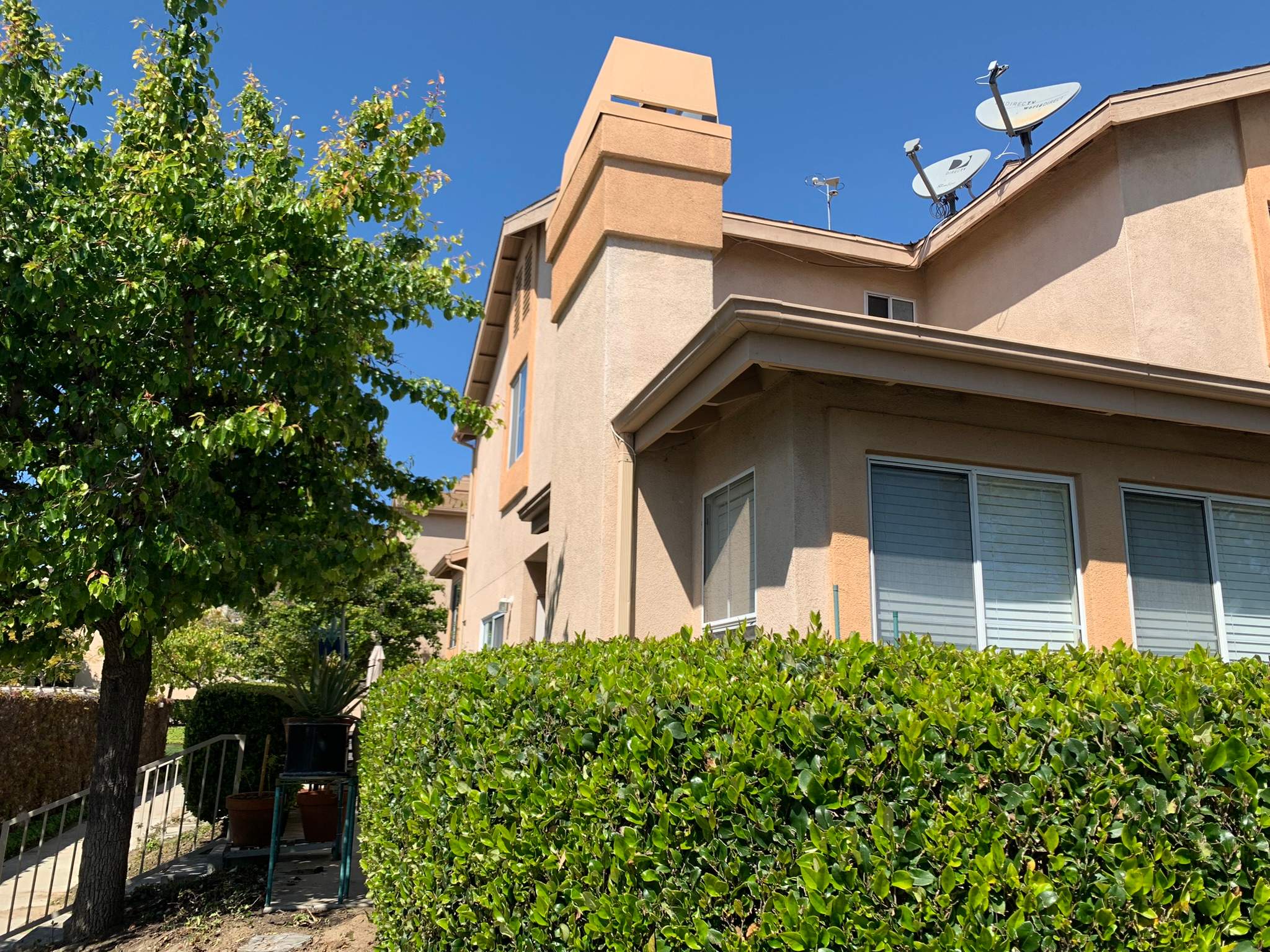 Gutter Cleaning in Carson by Property Cleaning Experts