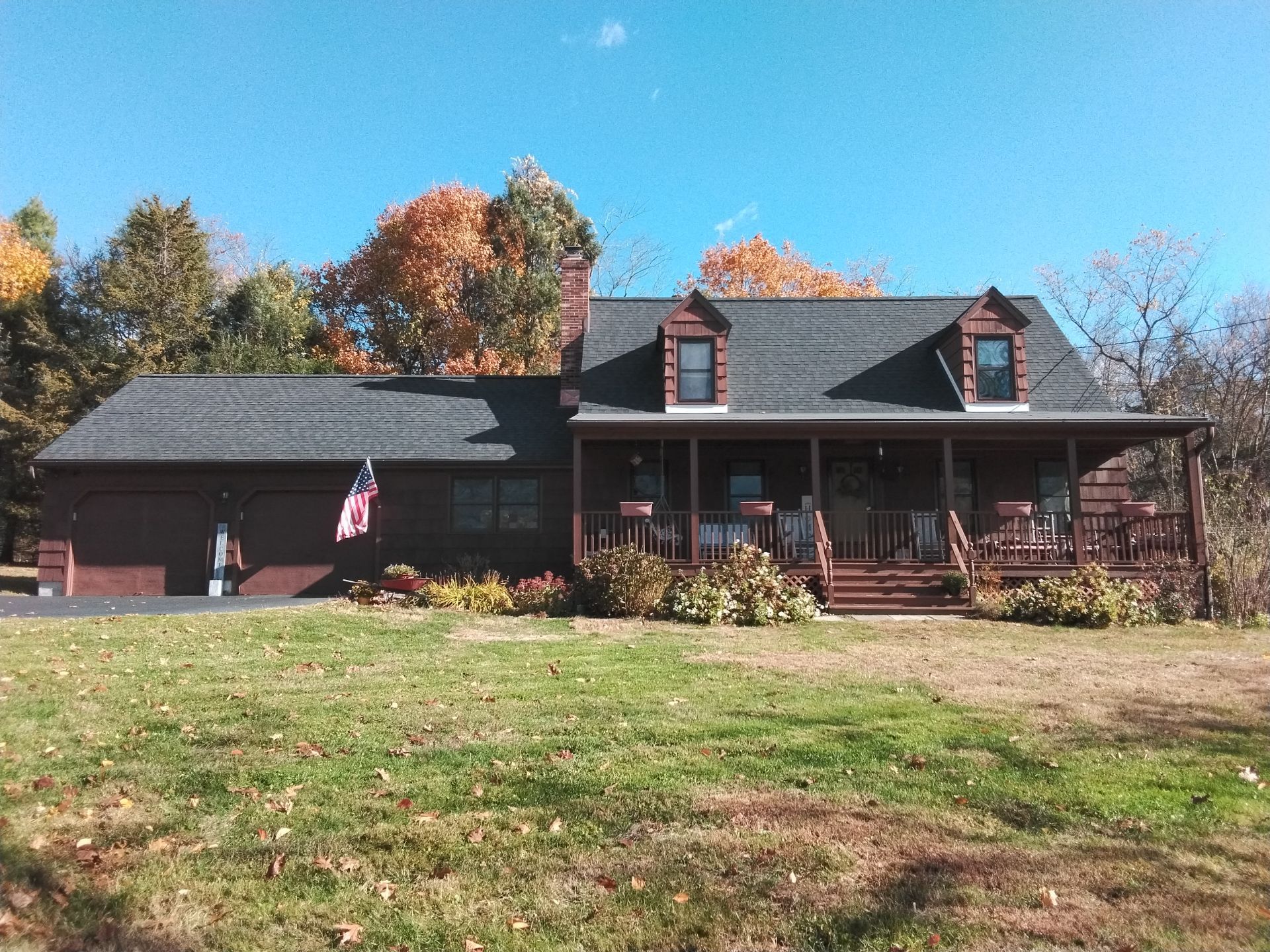 Cert. Cedar Impressions D/7 Perfection, Straight Bottom, Deep Mineral by DiGiorgi Roofing and Siding Inc