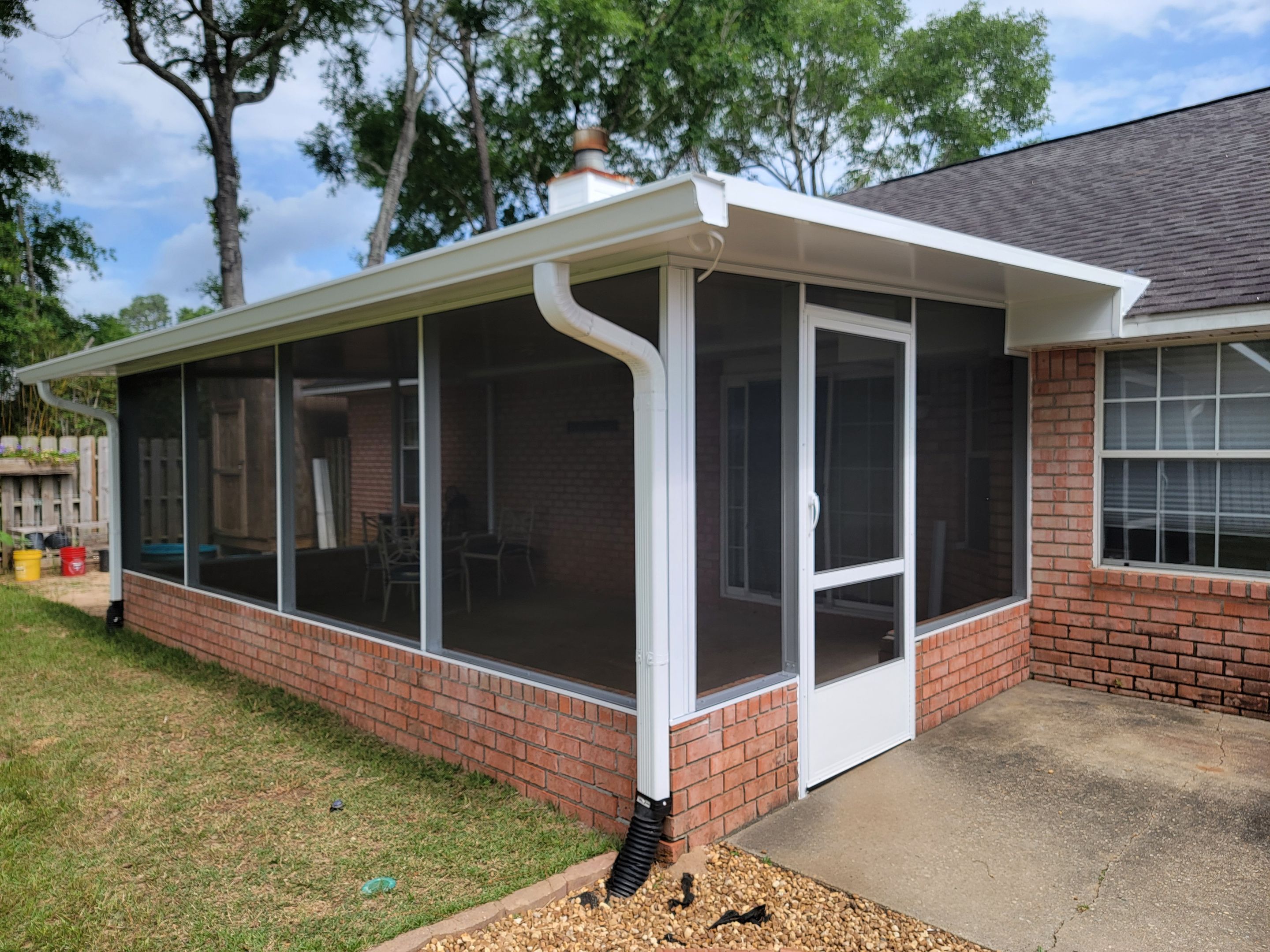 Screen Room in Milton w/Brick Kneewall by Titan Sunrooms
