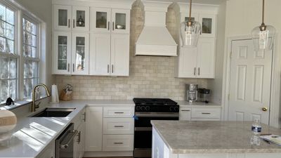 Lovely neutral backsplash 
