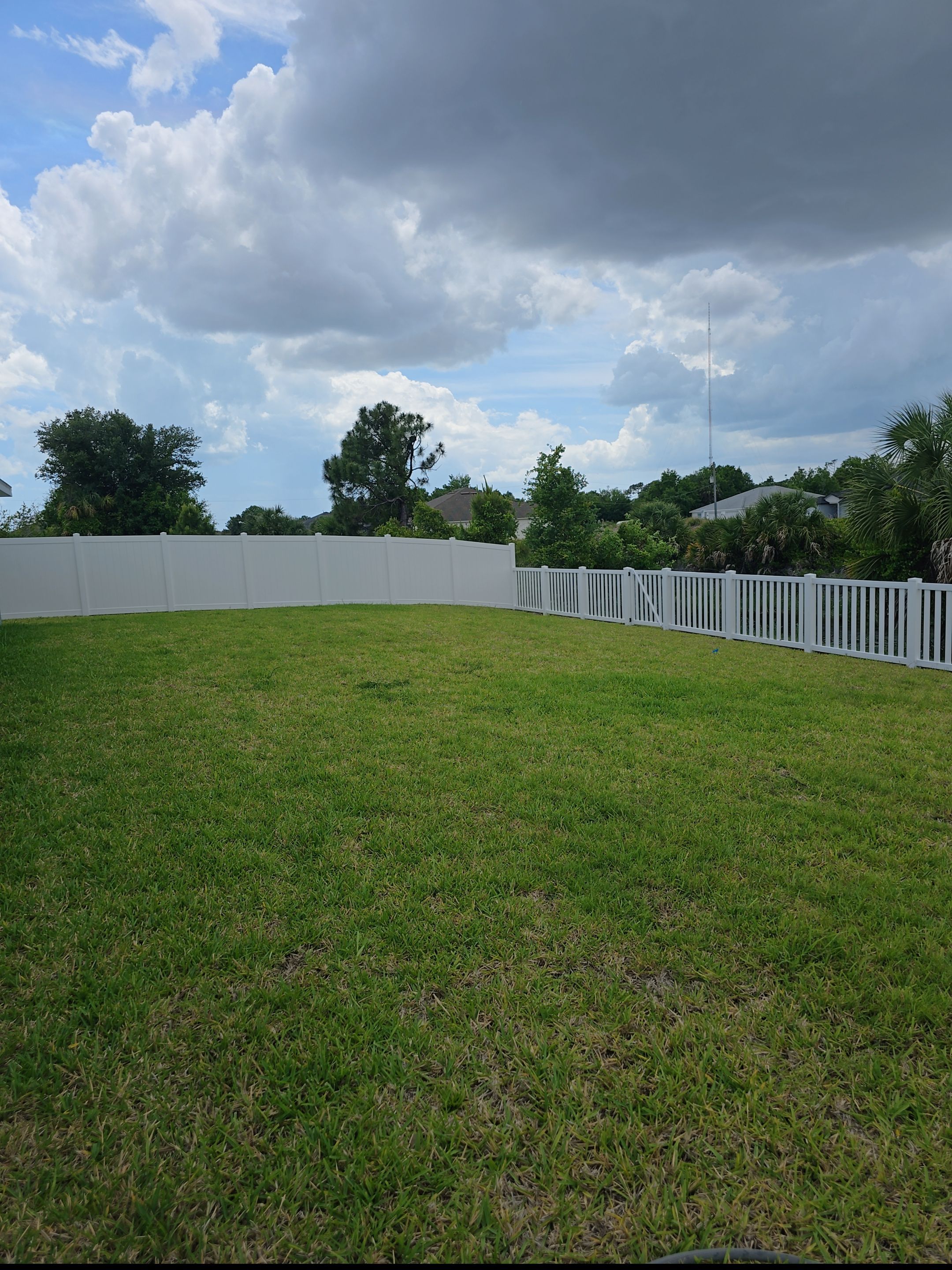 Vinyl Fence Install in Port Charlotte by True Fence LLC
