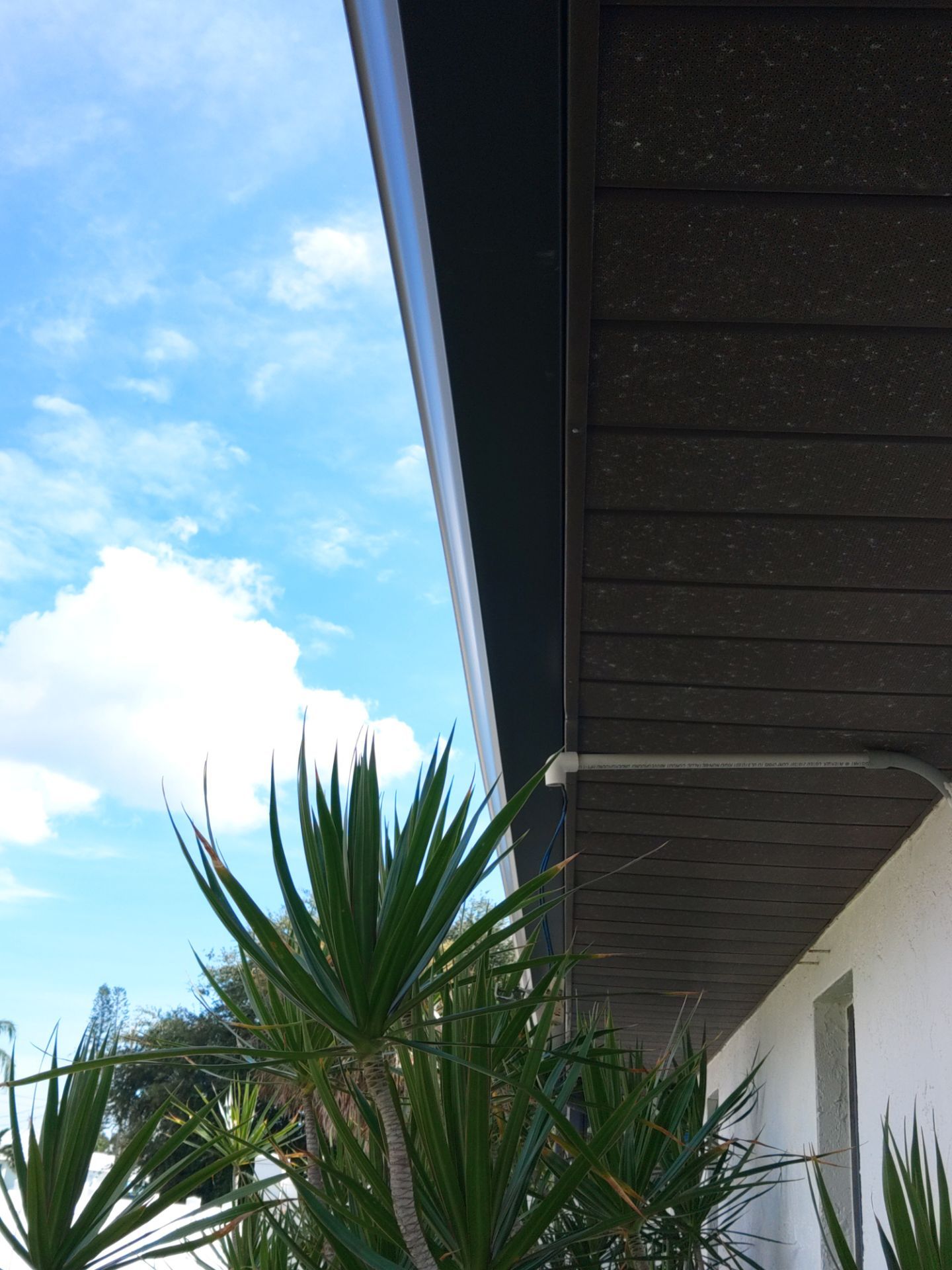 6 Inch Seamless Gutters using Musket Brown Seamless Gutters in Cape Coral FL by Gutter Professors