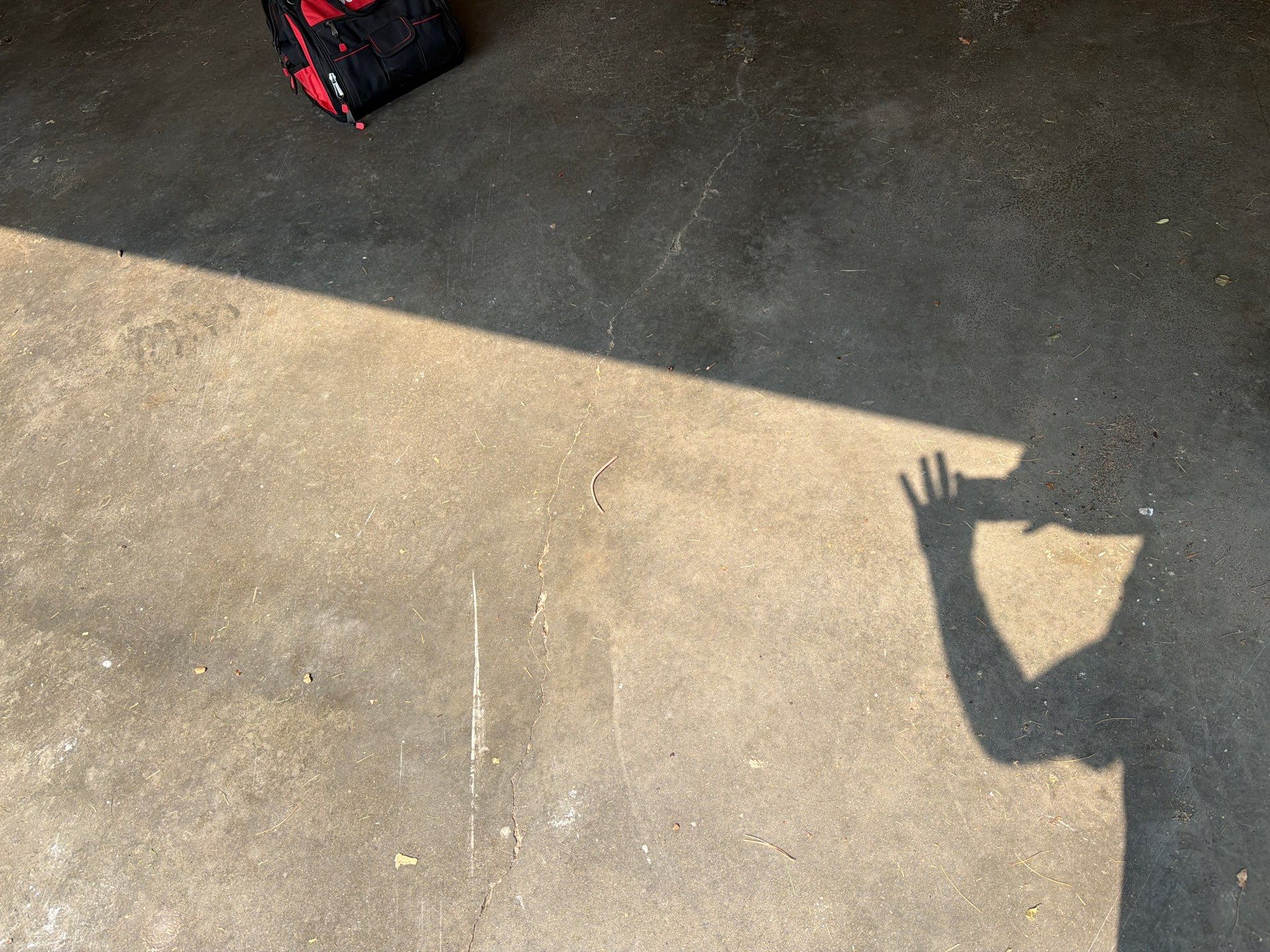 Sioux Falls Garage Floor Coating with Speckled Flake Finish by Select Painting, Coatings & Garage Cabinets