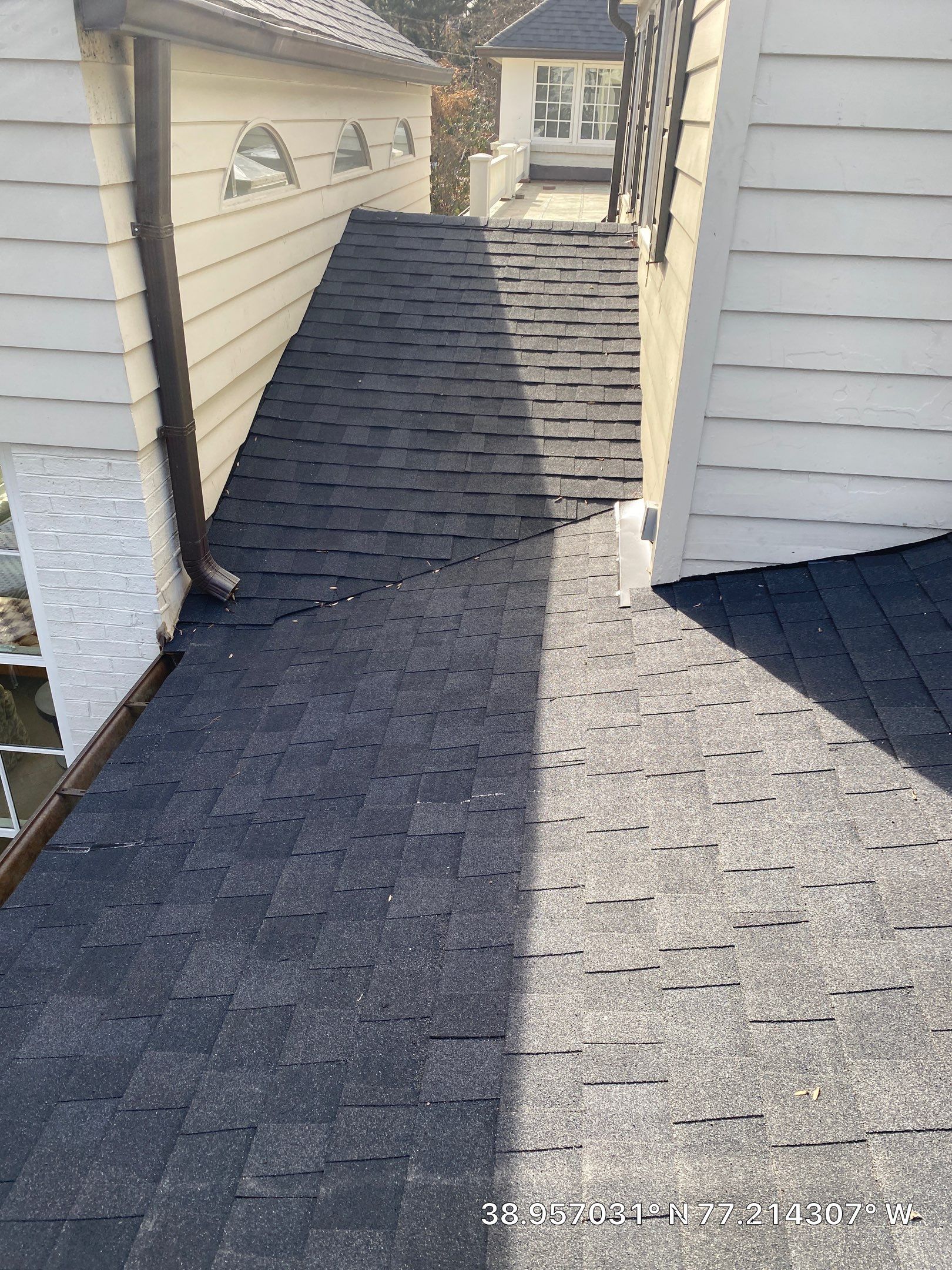 McLean: Certainteed Landmark Pro Designer Shingles in Max Def Charcoal Black by RM Banning, Inc.