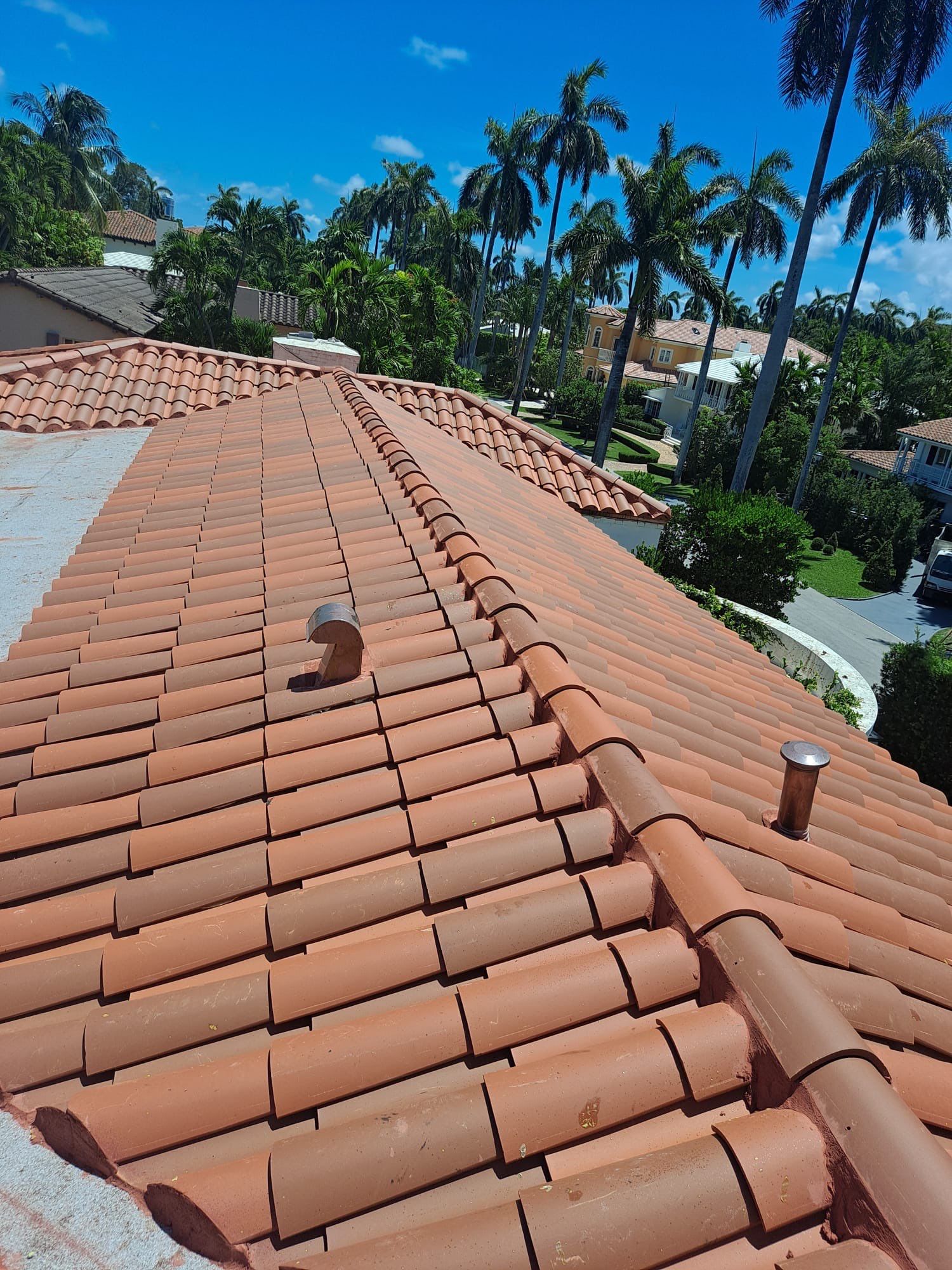Verea Barrel - Red and Ohio Red Color by Istueta Roofing