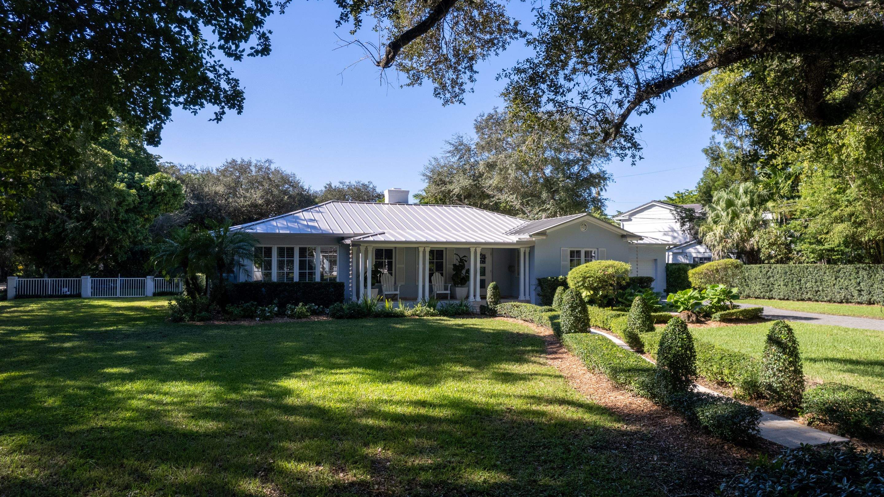 Metal Roof - Galvalume - Ash Gray by Istueta Roofing