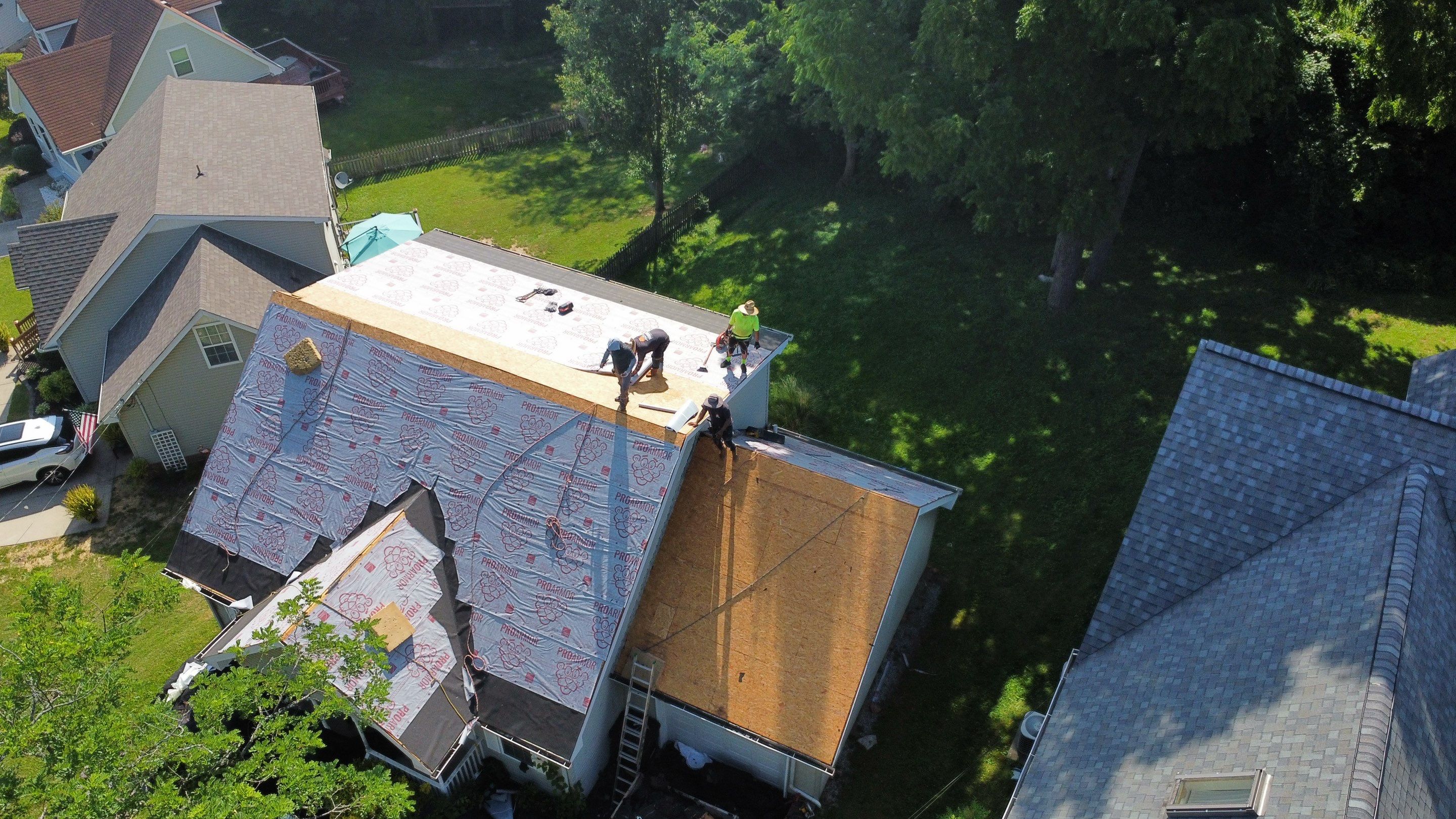 Residential Roofing Installation using Owens Corning Oakridge Roofing System by Undersun Roofing 