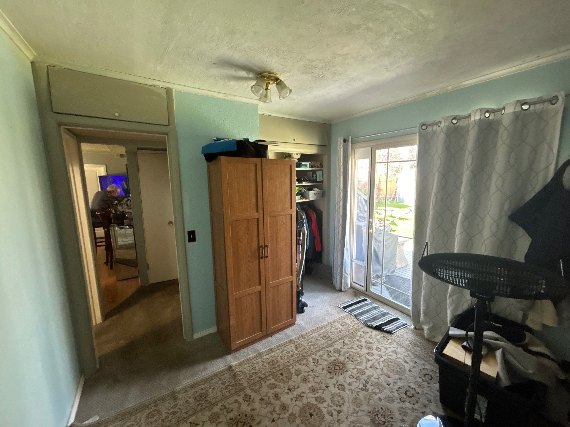 Guest Bedroom Repaint with Ceiling Repair – SeaTac by Equipped Painting