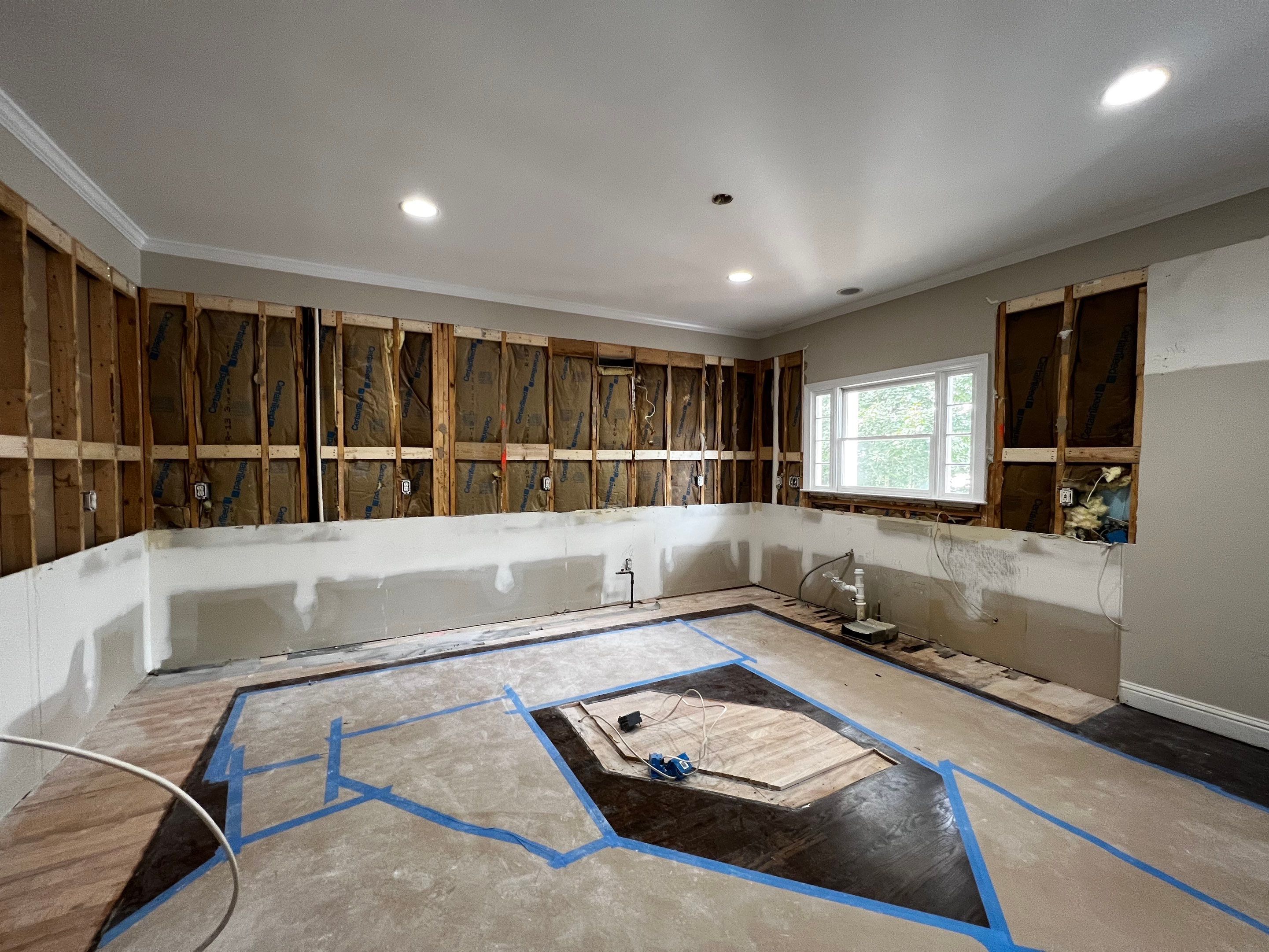 Kitchen Remodel in Roswell Featuring Shaker Cabinetry and Quartz Countertops by Swift Home Renovations 