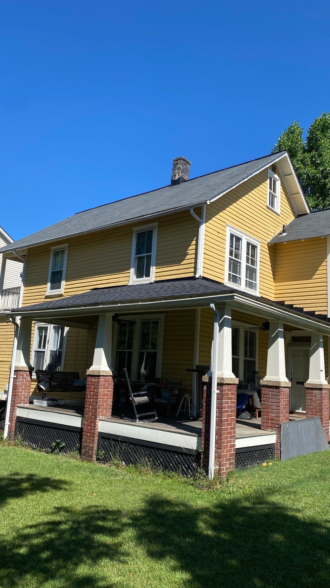 Arlington: CertainTeed Landmark Designer Shingles in Moire Black by RM Banning, Inc.