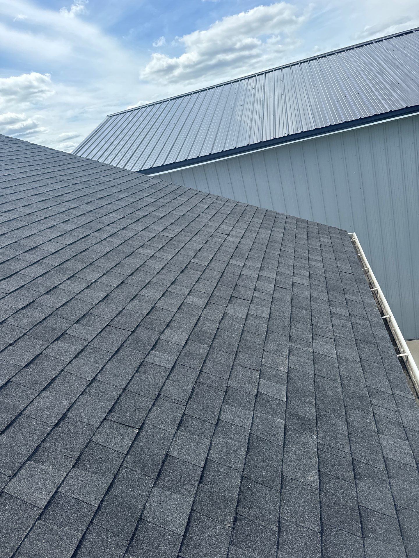 5534 West Clarksville Road • Lake Odessa, MI 48849 by Veteran Roofing & Exteriors