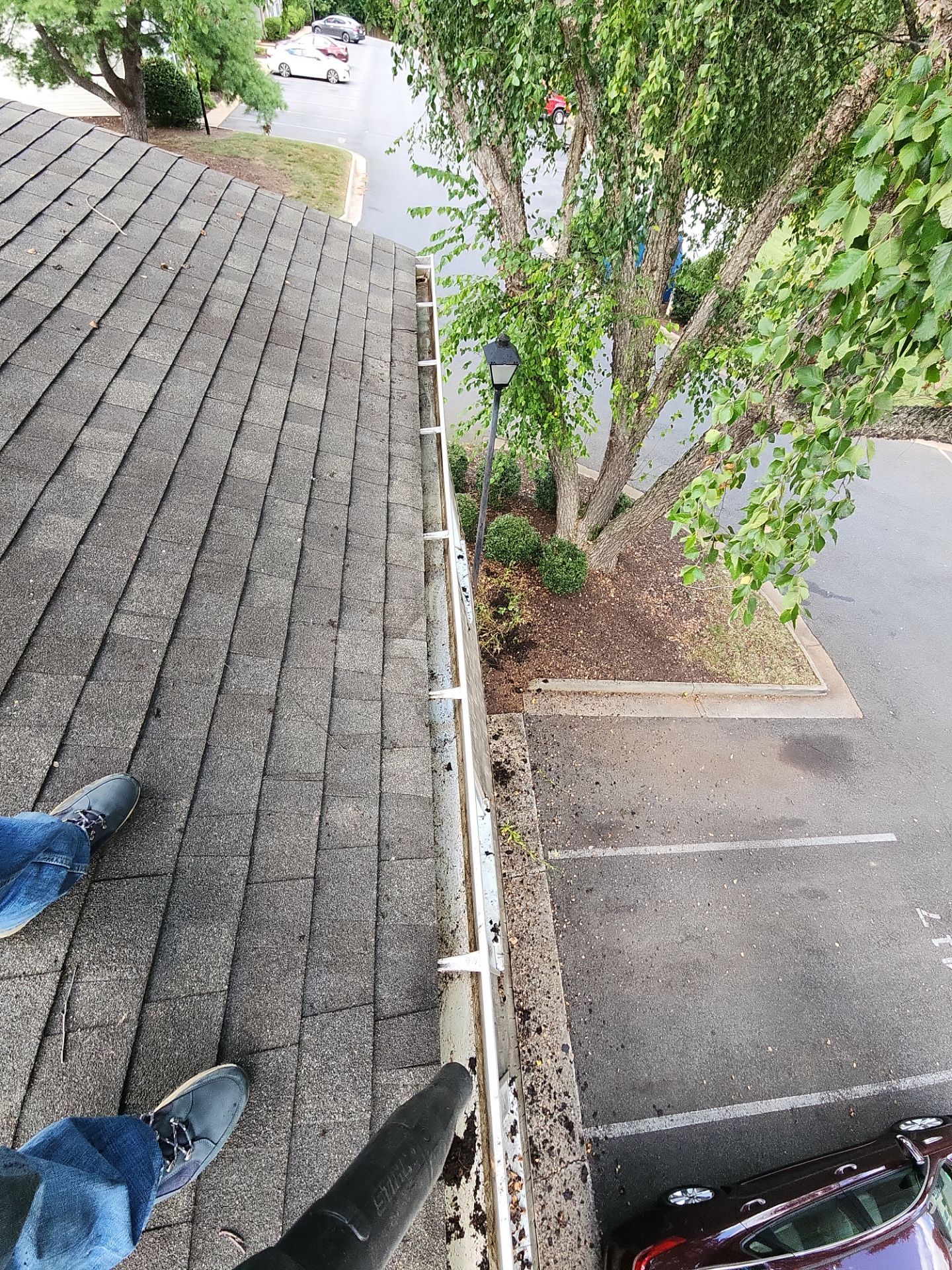 HOA gutter cleaning after photo.