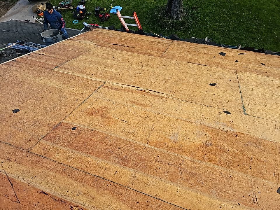 ATLAS PINNACLE COLOR: SUMMER STORM DRIP EDGE: WHITE by Eagle Eye Roofing