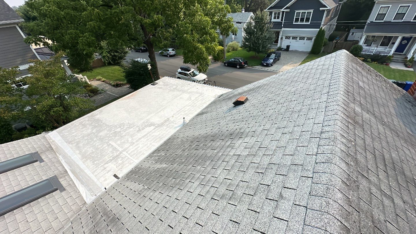 Arlington: CertainTeed Landmark Designer Shingles in Colonial Slate by RM Banning, Inc.