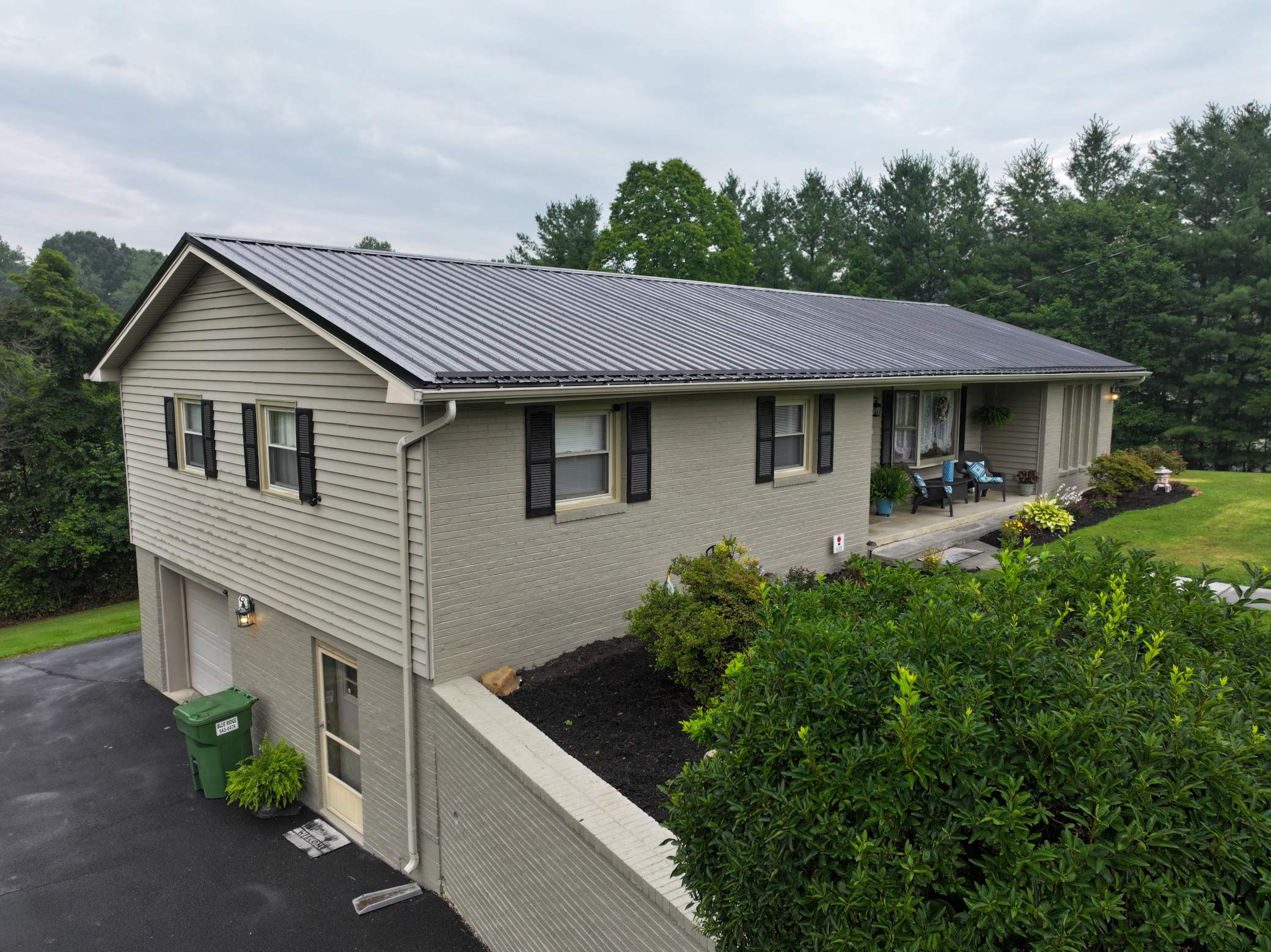 Turner Residence by Omnia Roofing