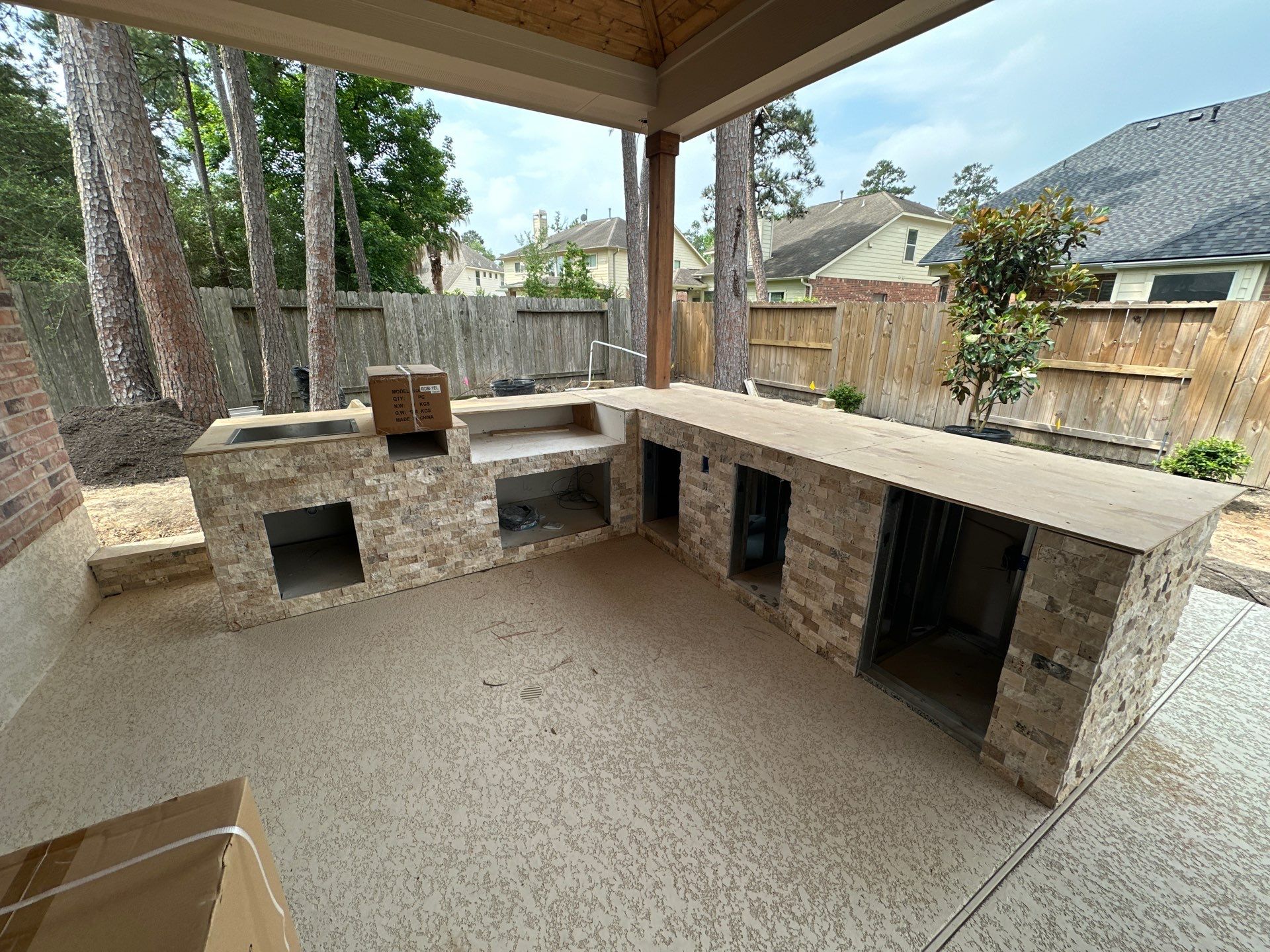 Pool, Patio Cover and Summer Kitchen in Sterling Ridge by SophAlx LLC