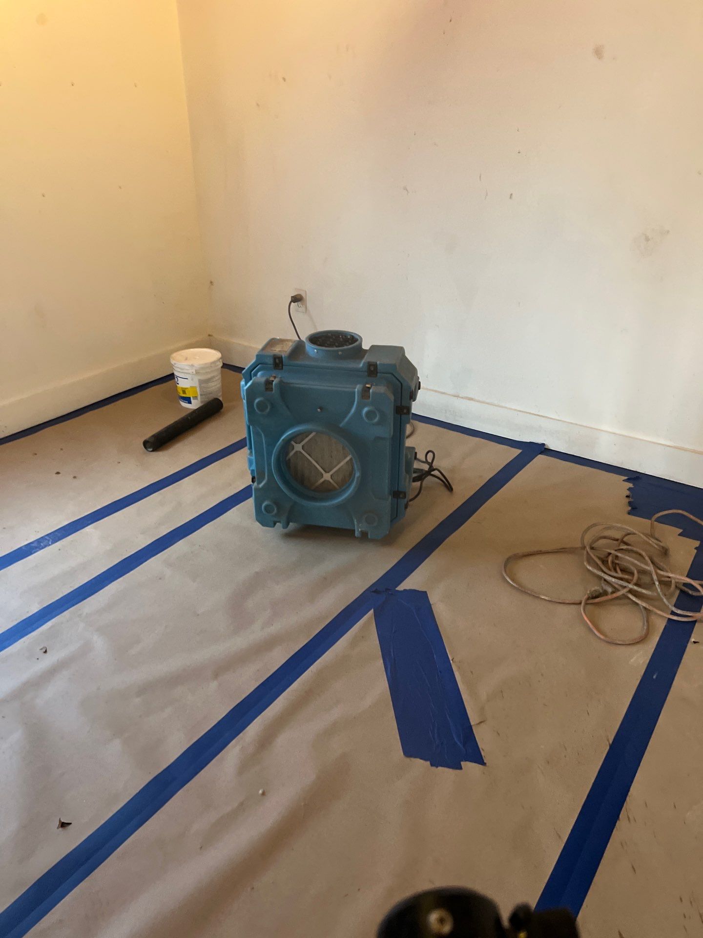 Windstorm Damage & Multi-Room Water Mitigation in St. Petersburg by Right On Time Restoration