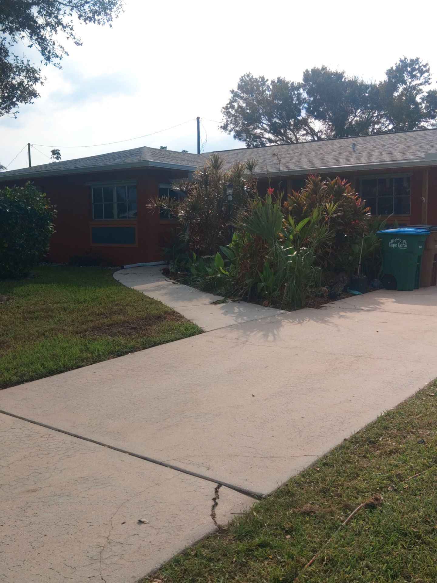 Splash Guards for Seamless Gutters in Cape Coral FL by Gutter Professors