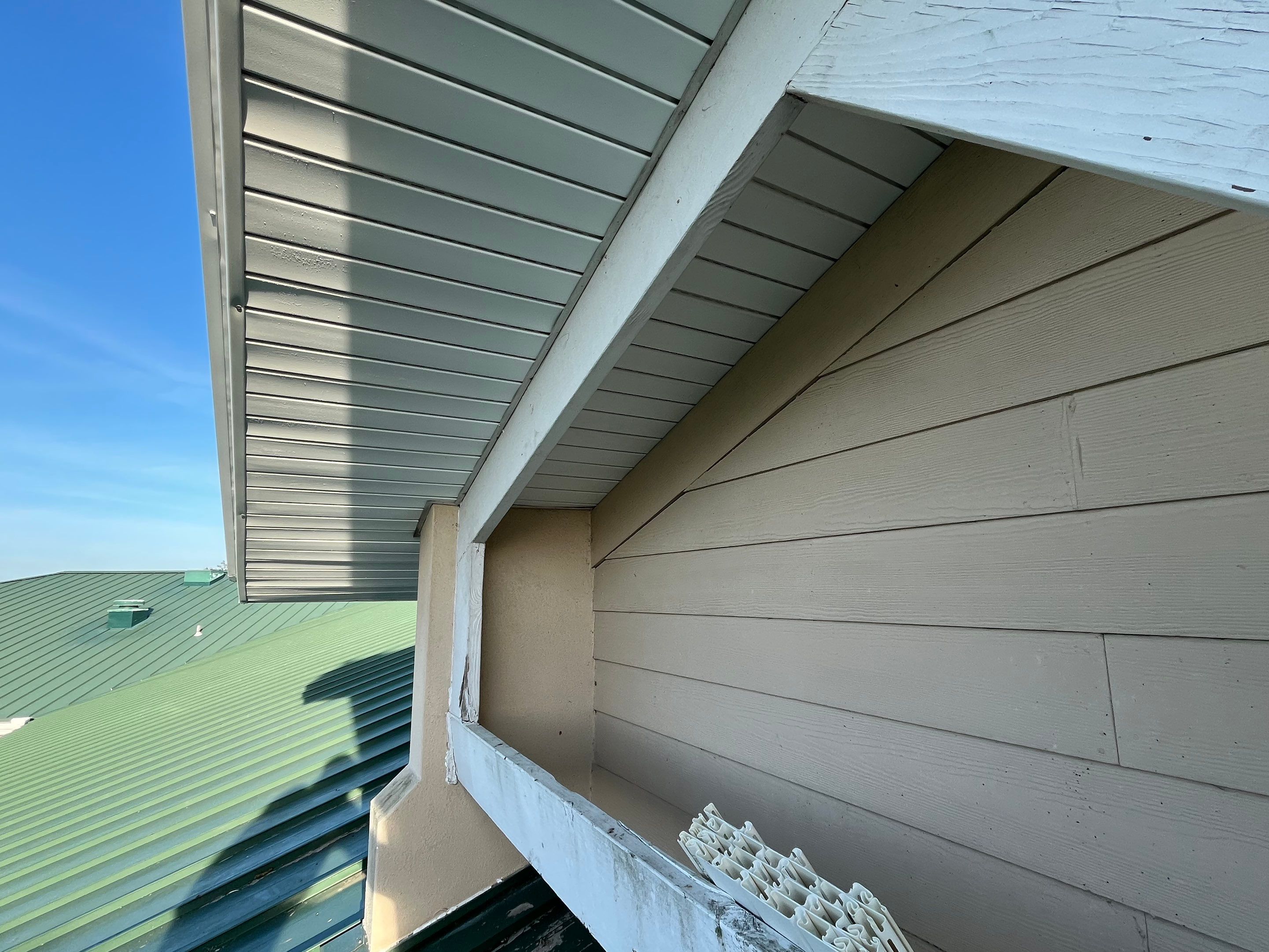 Soffit and Fascia Repair in Sarasota FL by Gutter Professors