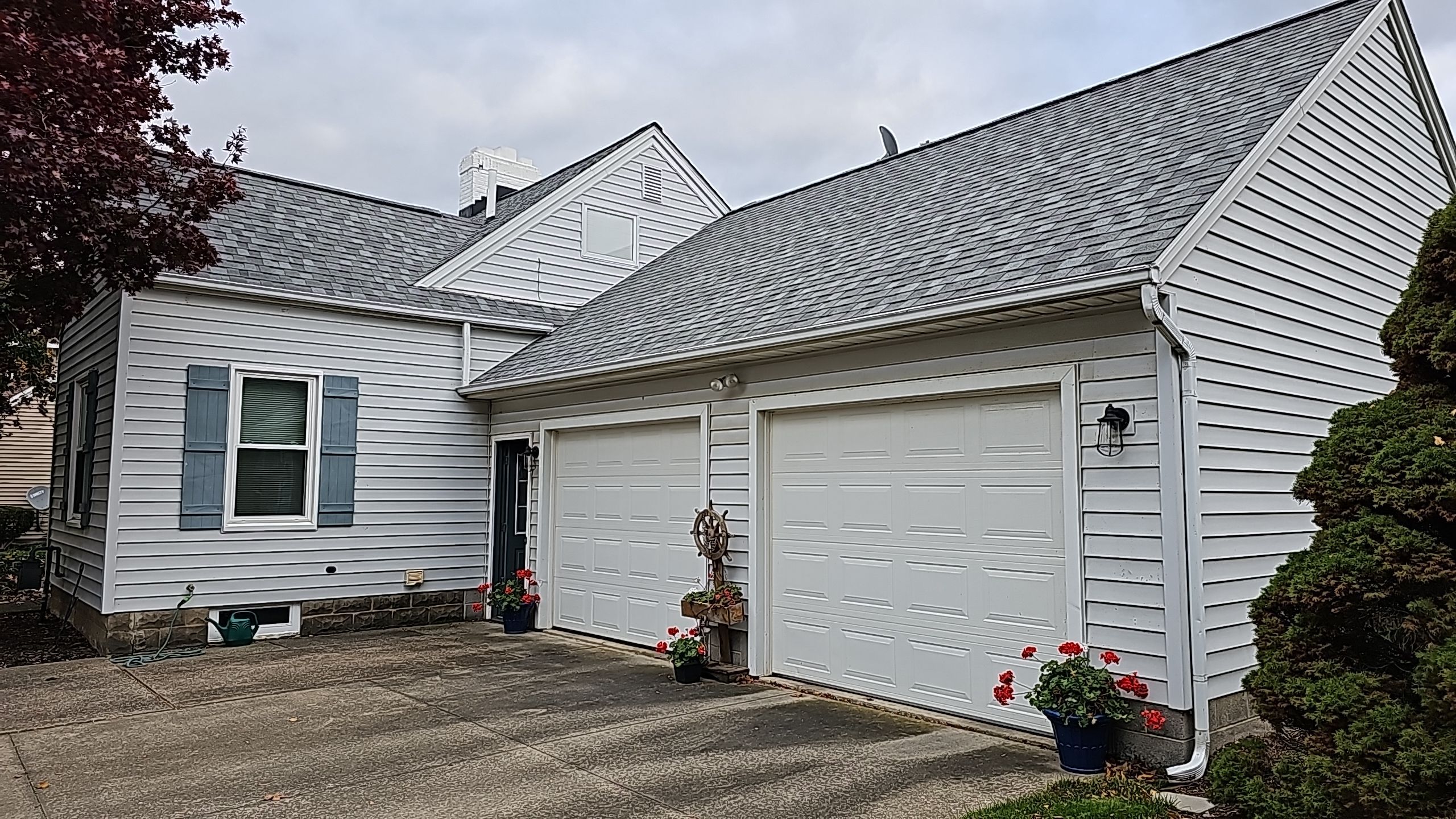 CertainTeed Restoration, Color, Midnight by Eagle Eye Roofing