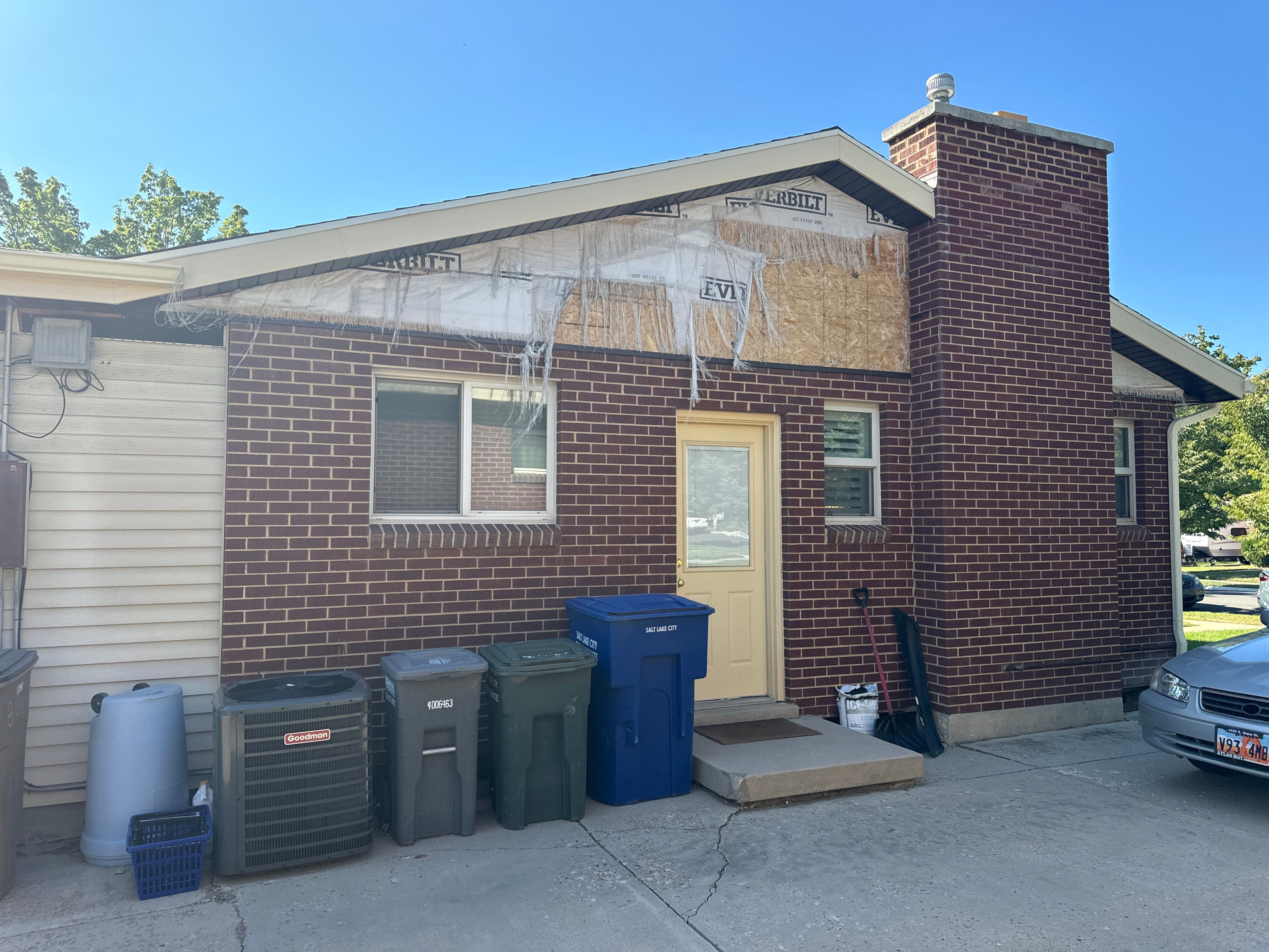 Salt Lake City | Premium Vinyl Shingle Accent | Sandtone by Ideal Siding Utah