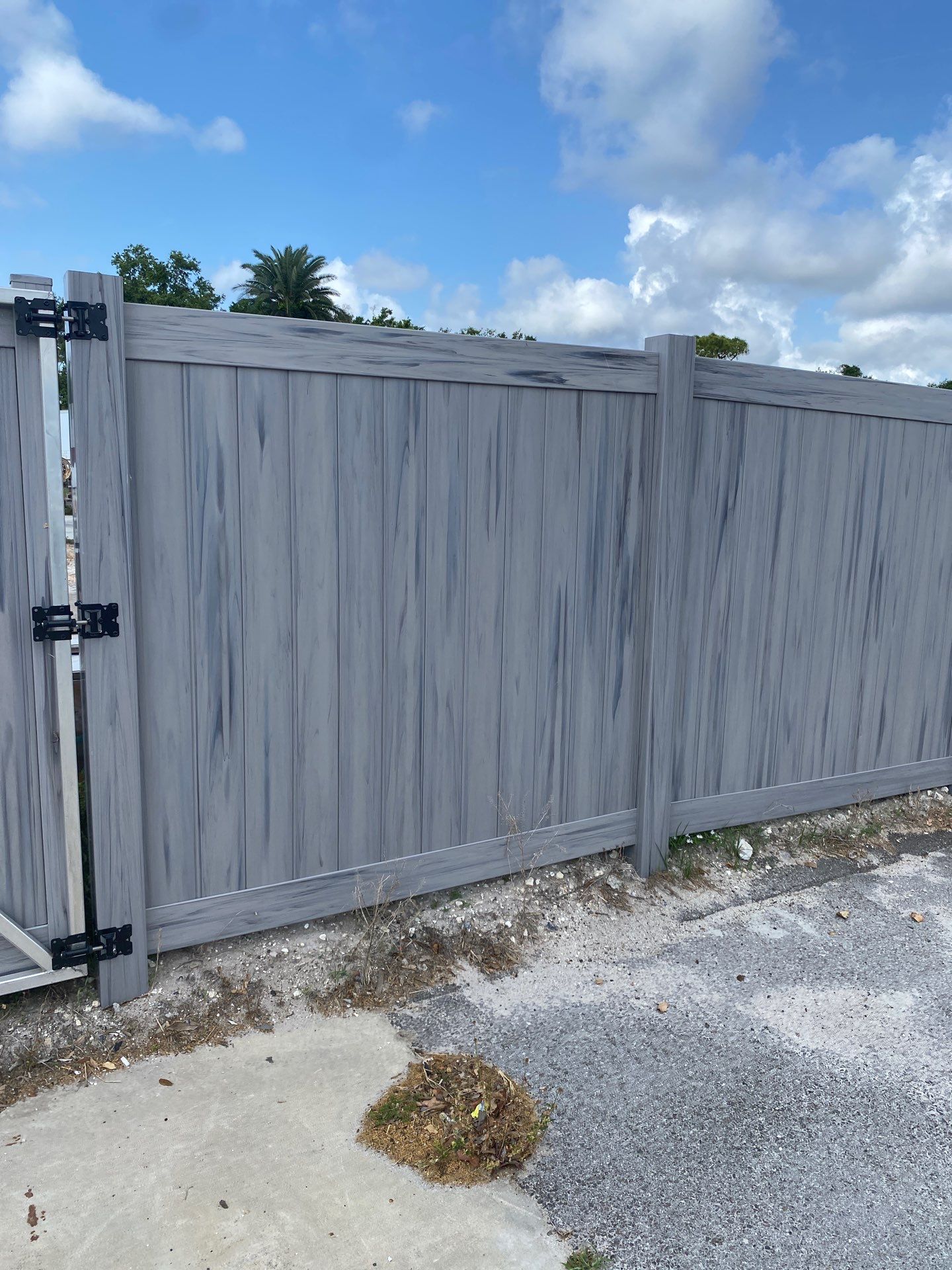 980 Cattlemen Rd  by H&Y Fence