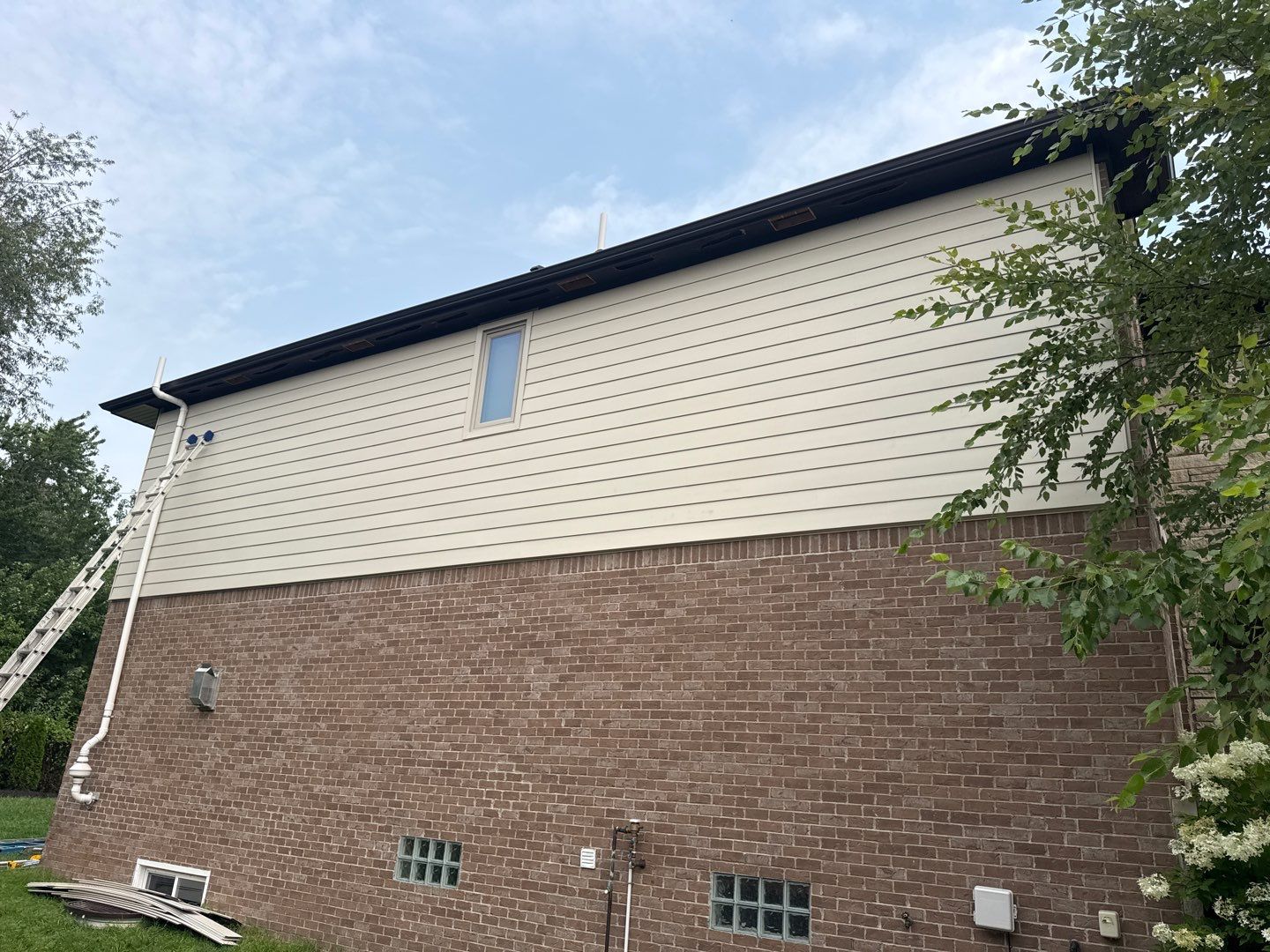 Siding Replacement using Alside S7 Cedar Mill Grain Composite by 180 Contractors