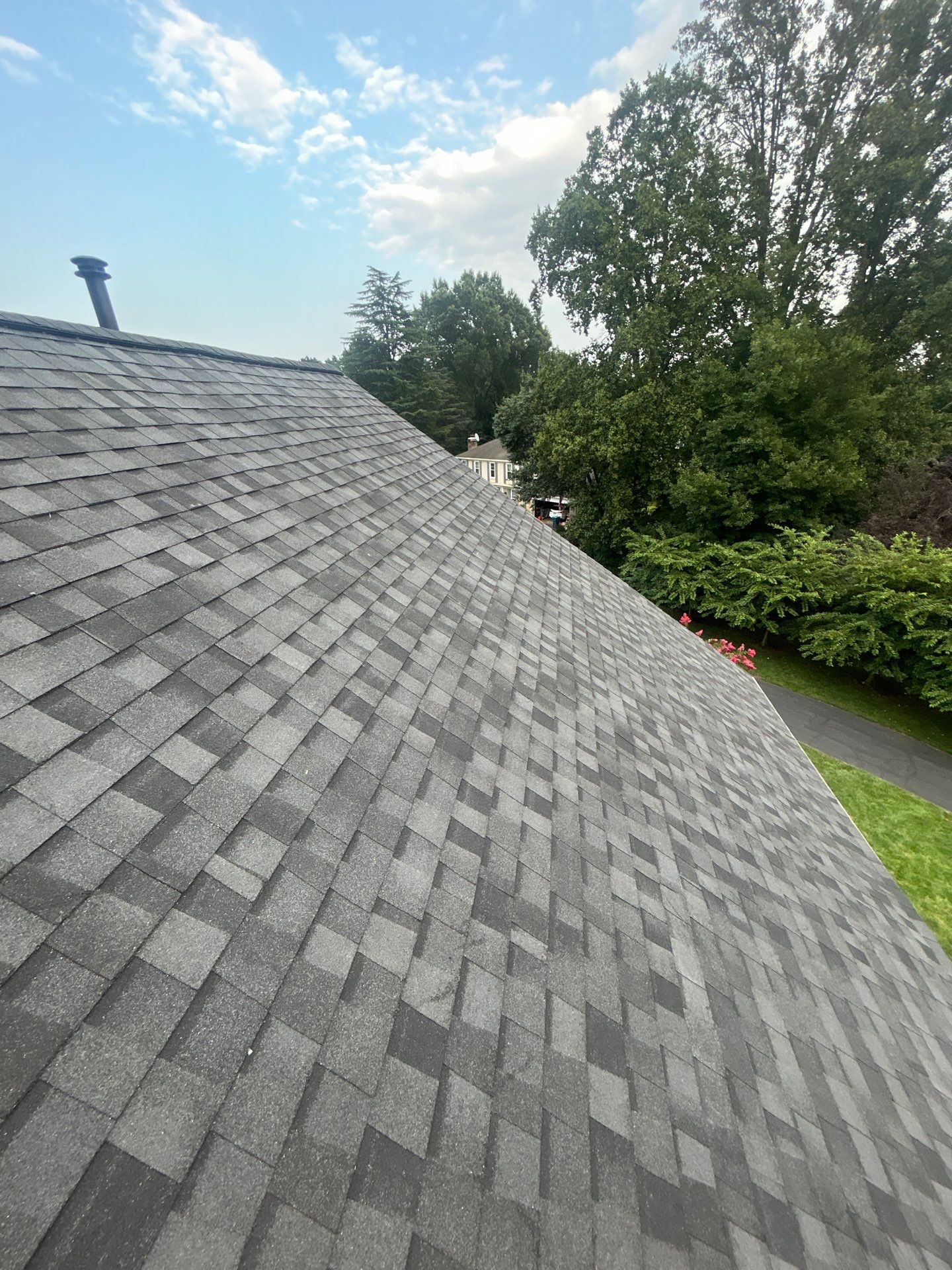 Great Falls : residential Roof with CertainTeed Landmark Pro in Max Def Moire Black  by RM Banning, Inc.
