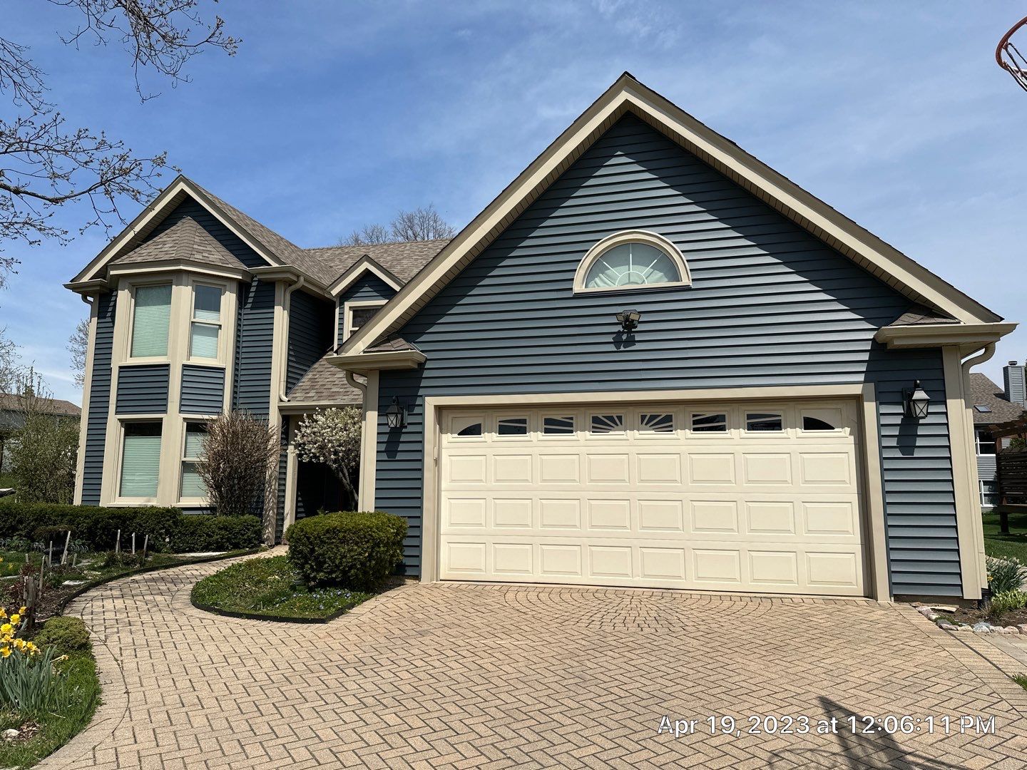 Siding Installation using Alside Charter Oak by Pro Home Services Inc
