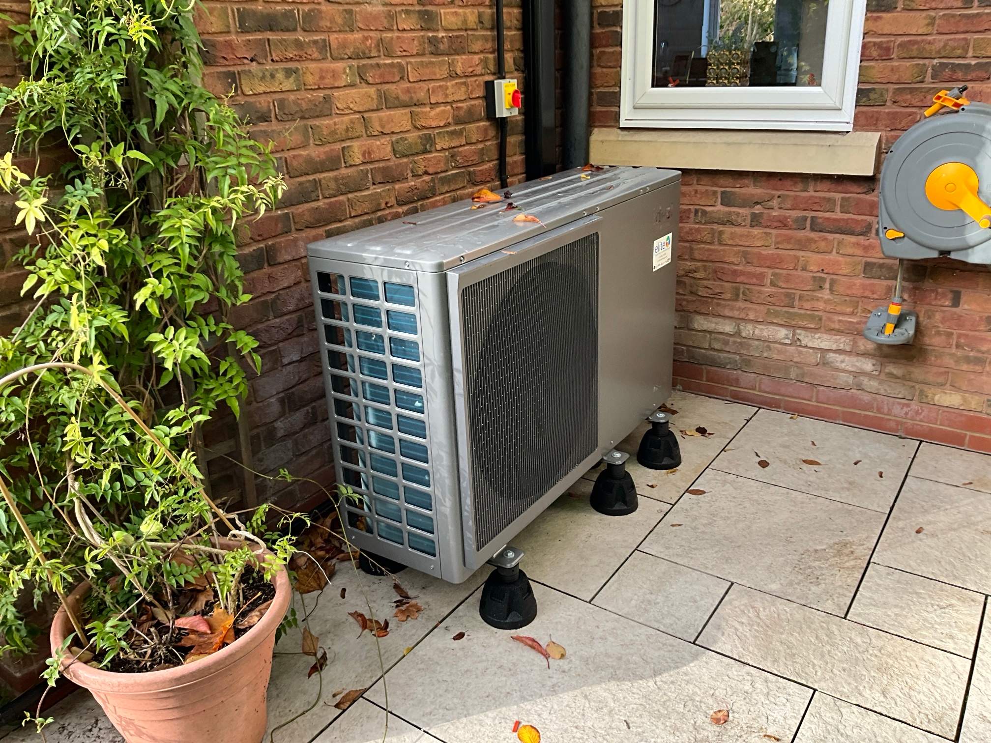 🛢️➡️♻️ From oil heating to energy independence by Elite Services Group Ltd