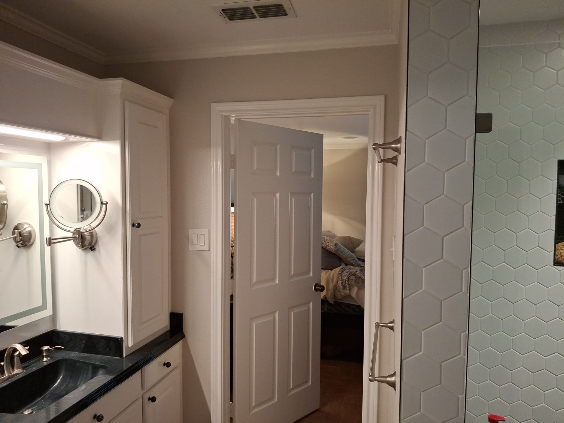 Interior Painting in Tyler, TX | Bathroom & Living Room Ceilings Renewal by Quality Coats Painting