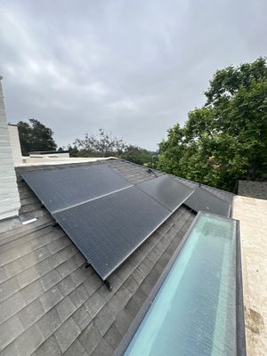 Residential Solar Panel and Battery Storage Installation in Los Angeles