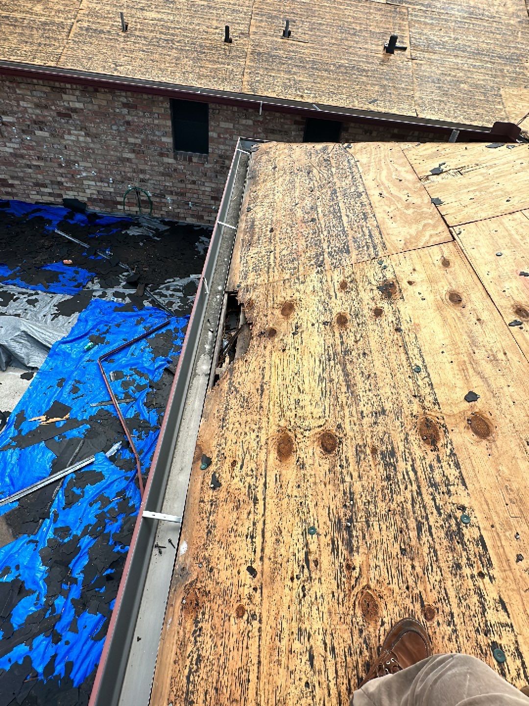 Residential Roofing Installation using Owen's Corning Duration (Lifetime) Shingles by Roof Repair Company