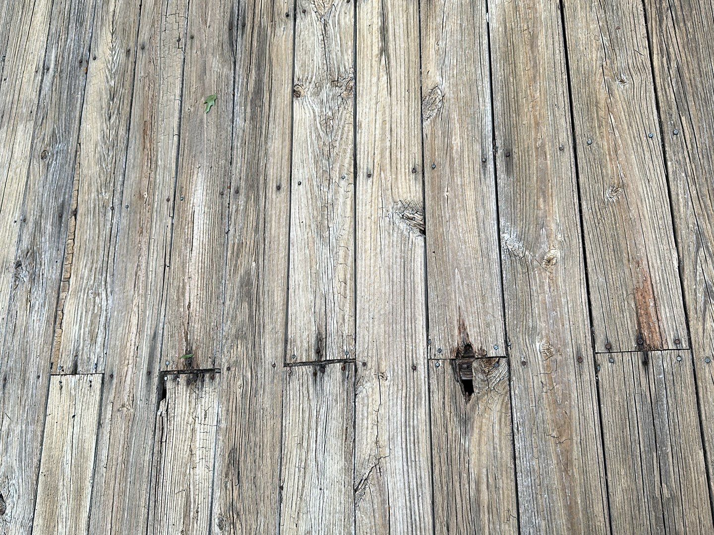 Weathered Deck using AcryFin by DuraSeal