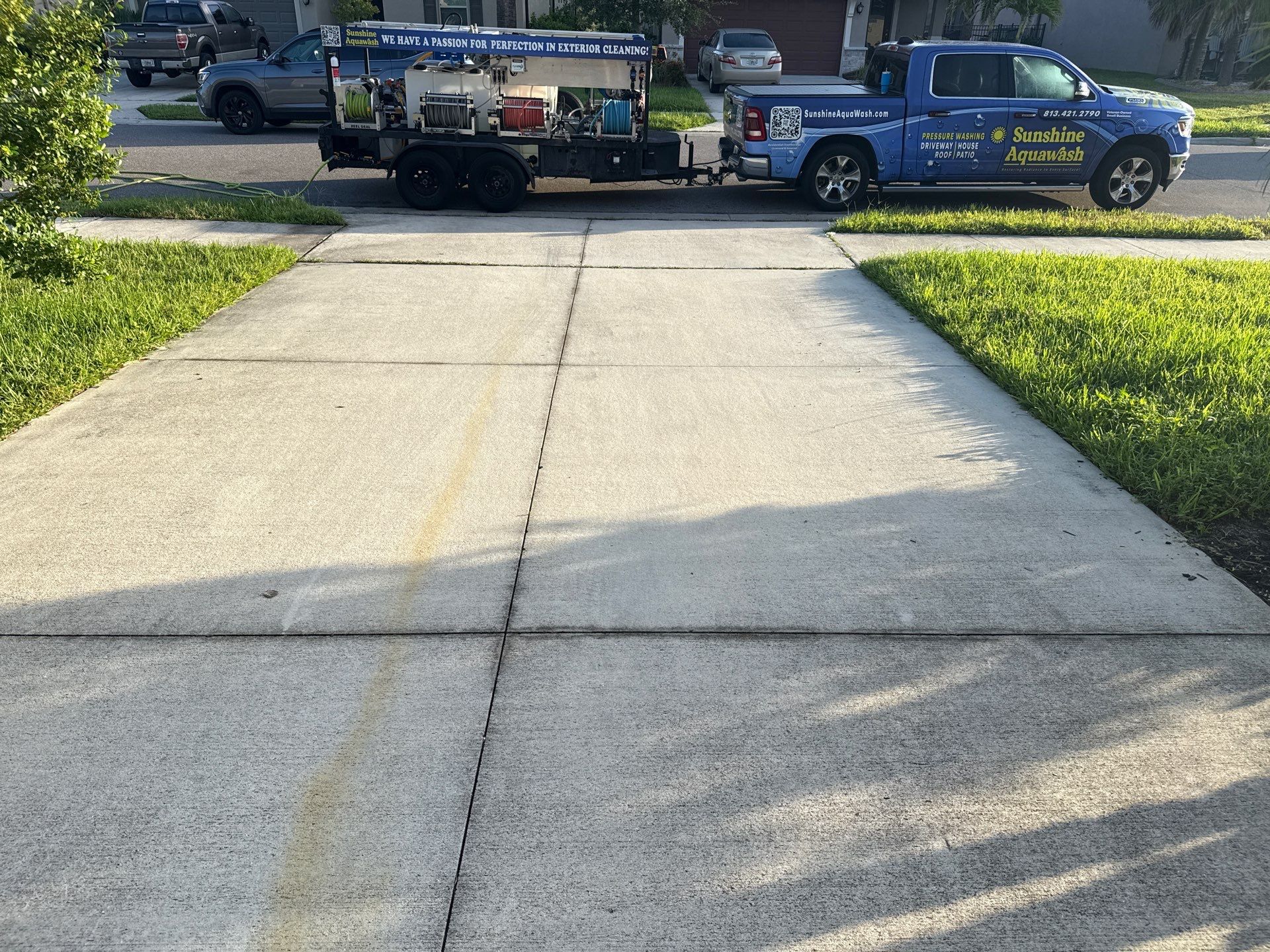 Concrete Driveway Cleaning Trevesta Palmetto FL by Sunshine AquaWash